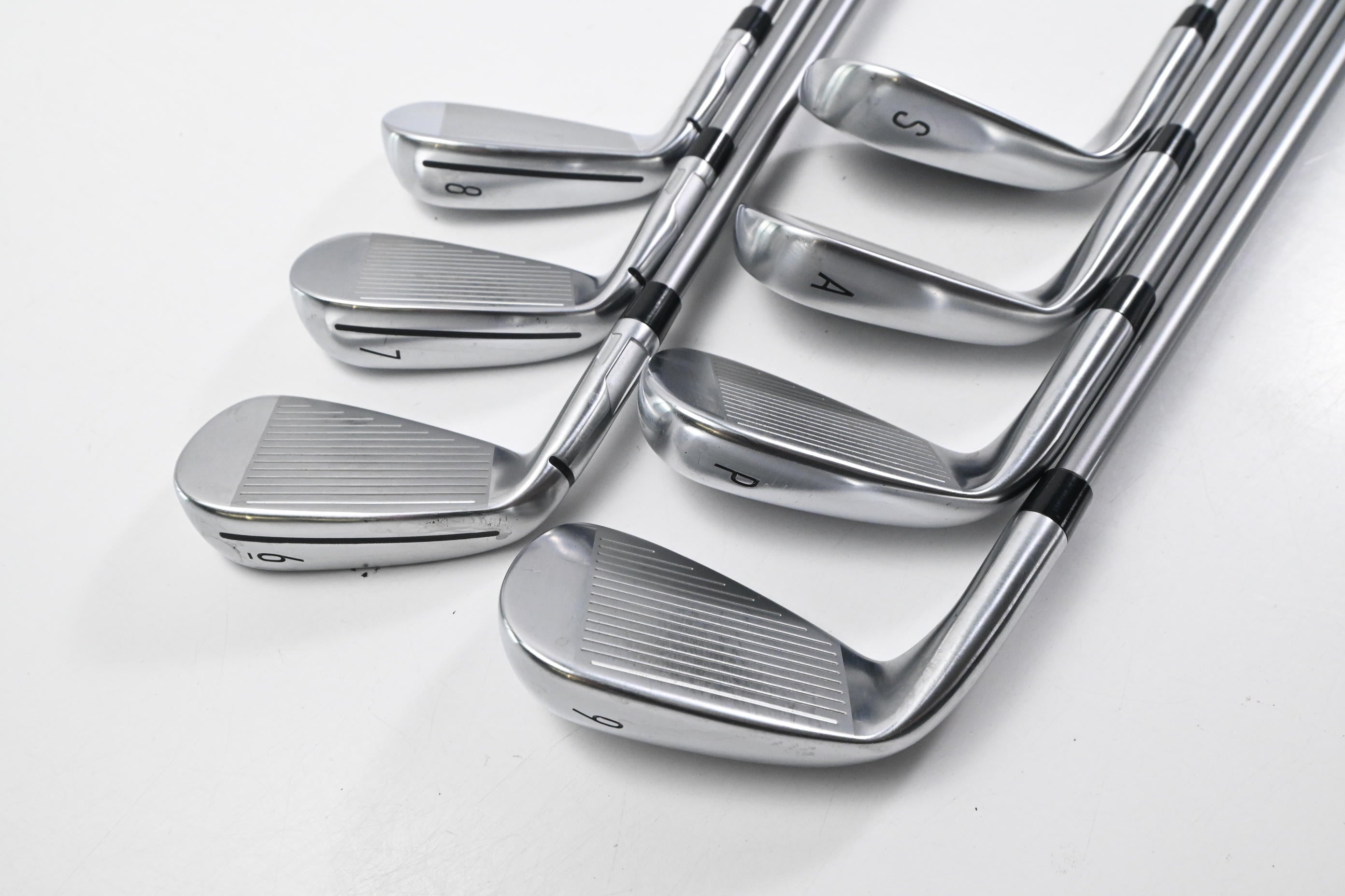 Taylormade Qi Irons / 6-PW+GW+SW / Regular Flex Speeder NX 50 Shafts