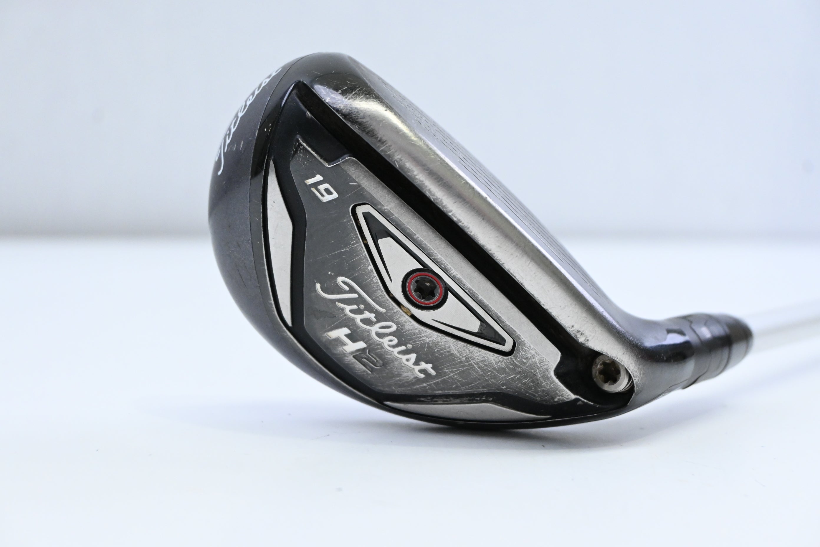 Titleist 816 H2 #3 Hybrid / 19 Degree / Stiff Flex Aldila Rogue Silver 85 Shaft