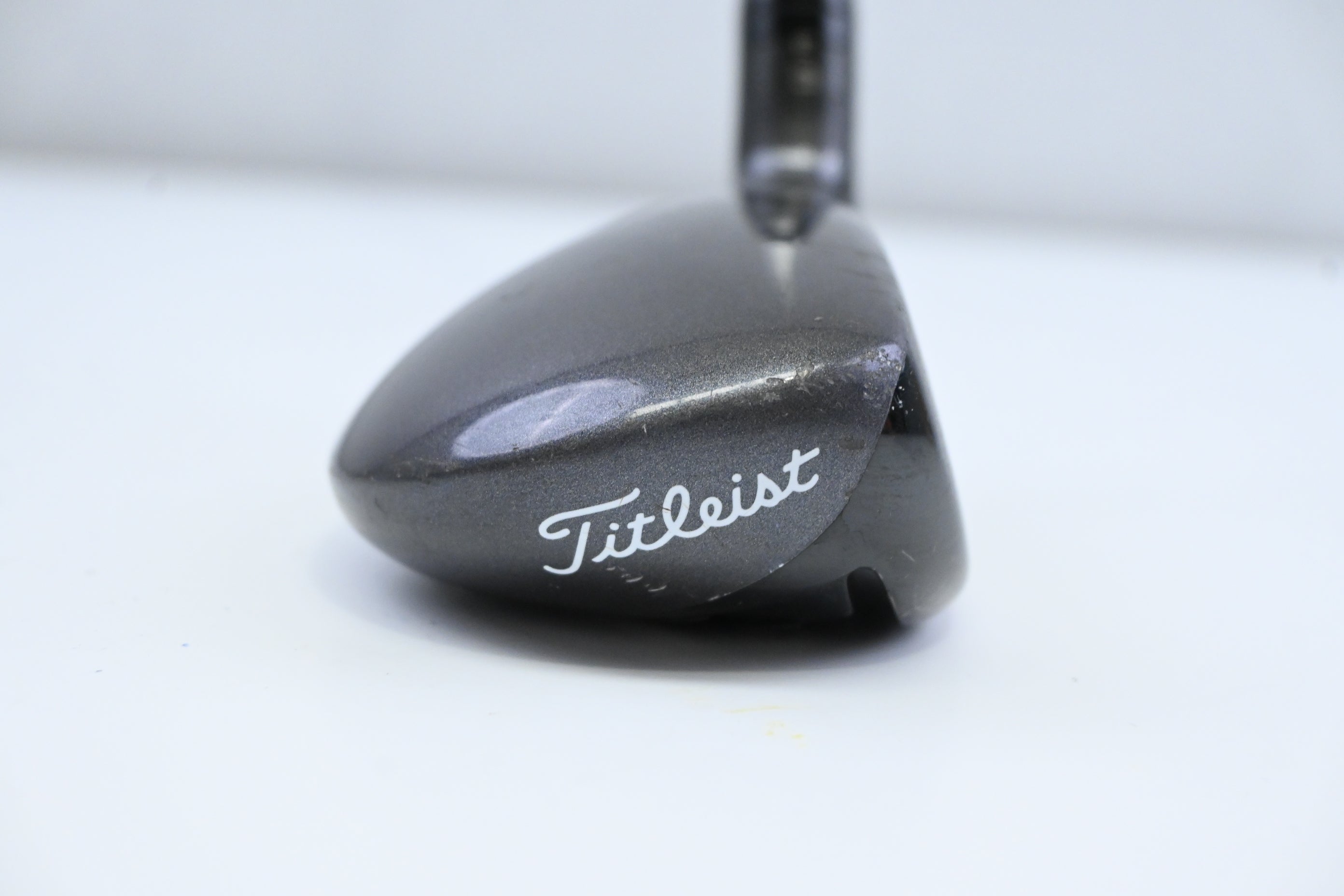 Titleist 816 H2 #3 Hybrid / 19 Degree / Stiff Flex Aldila Rogue Silver 85 Shaft
