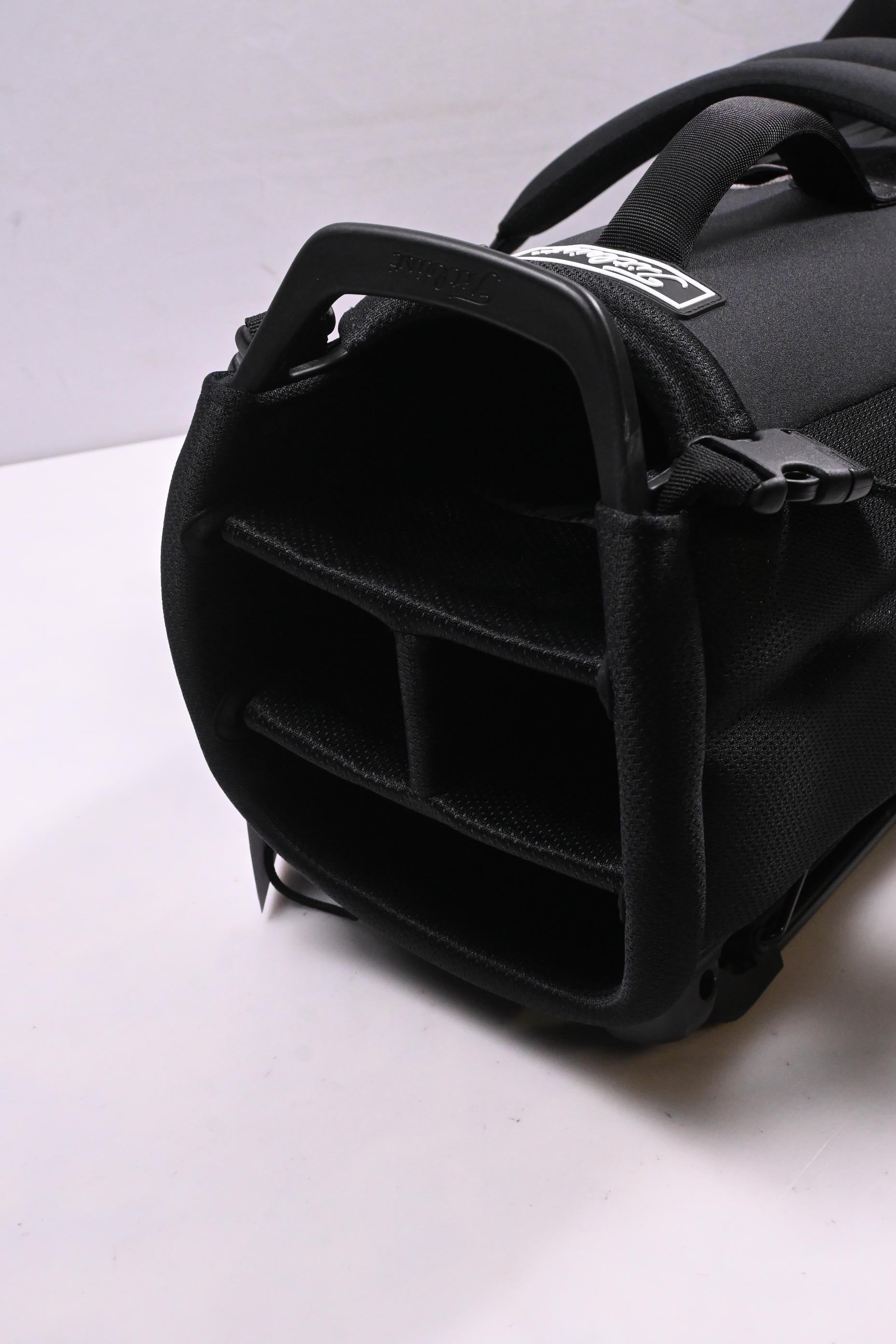 Titleist Players 4 Stand Bag / 4-Way Divider / Black