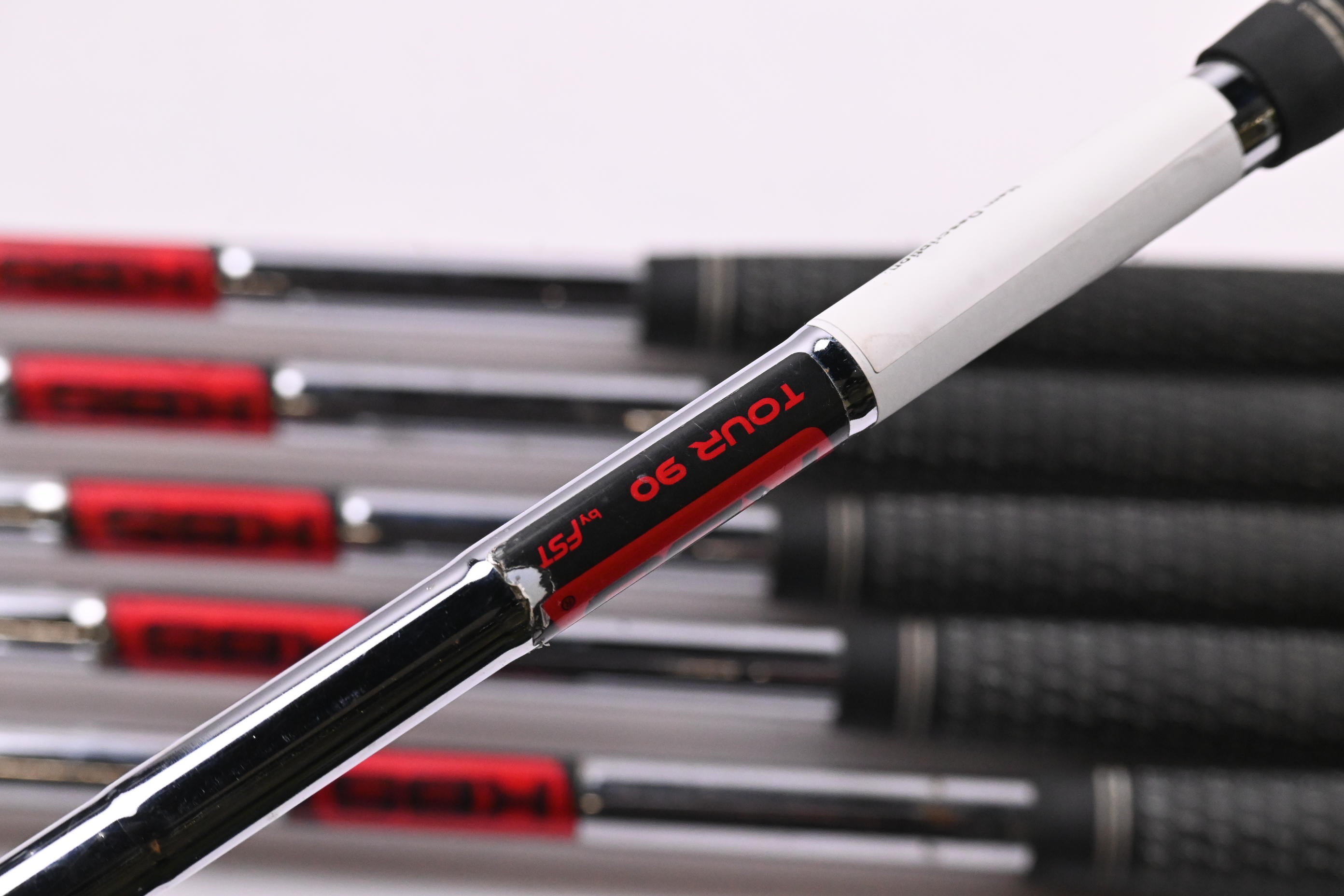 Wilson FG Tour V6 Irons / 5-PW / Regular Flex KBS Tour 110 Shafts