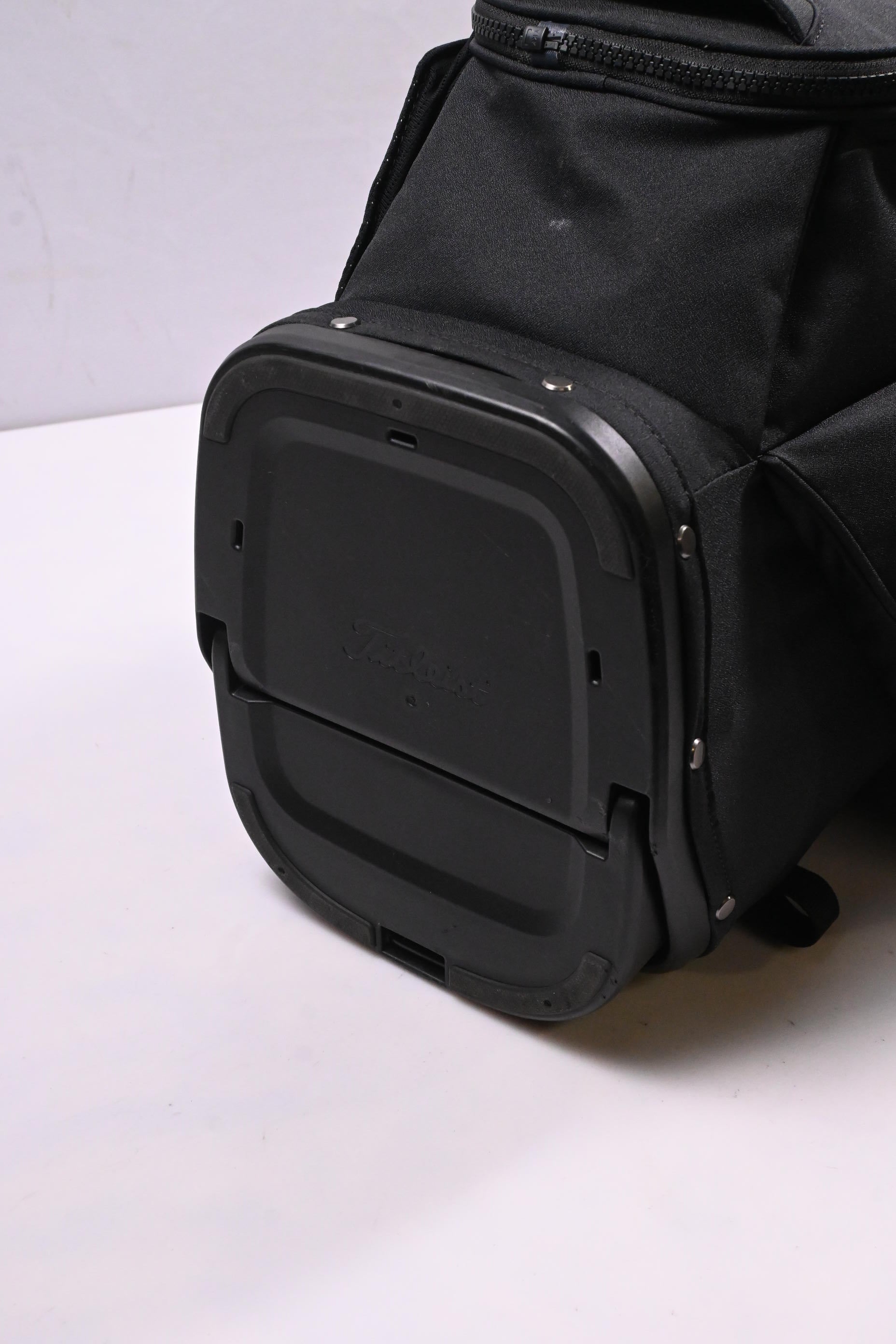 Titleist Players 4 Stand Bag / 4-Way Divider / Black