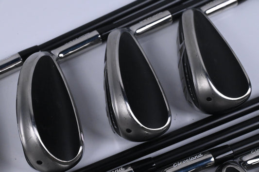 Ladies Cleveland Launcher XL Halo Irons / 4-PW+GW+SW / Ladies Flex UST Helium