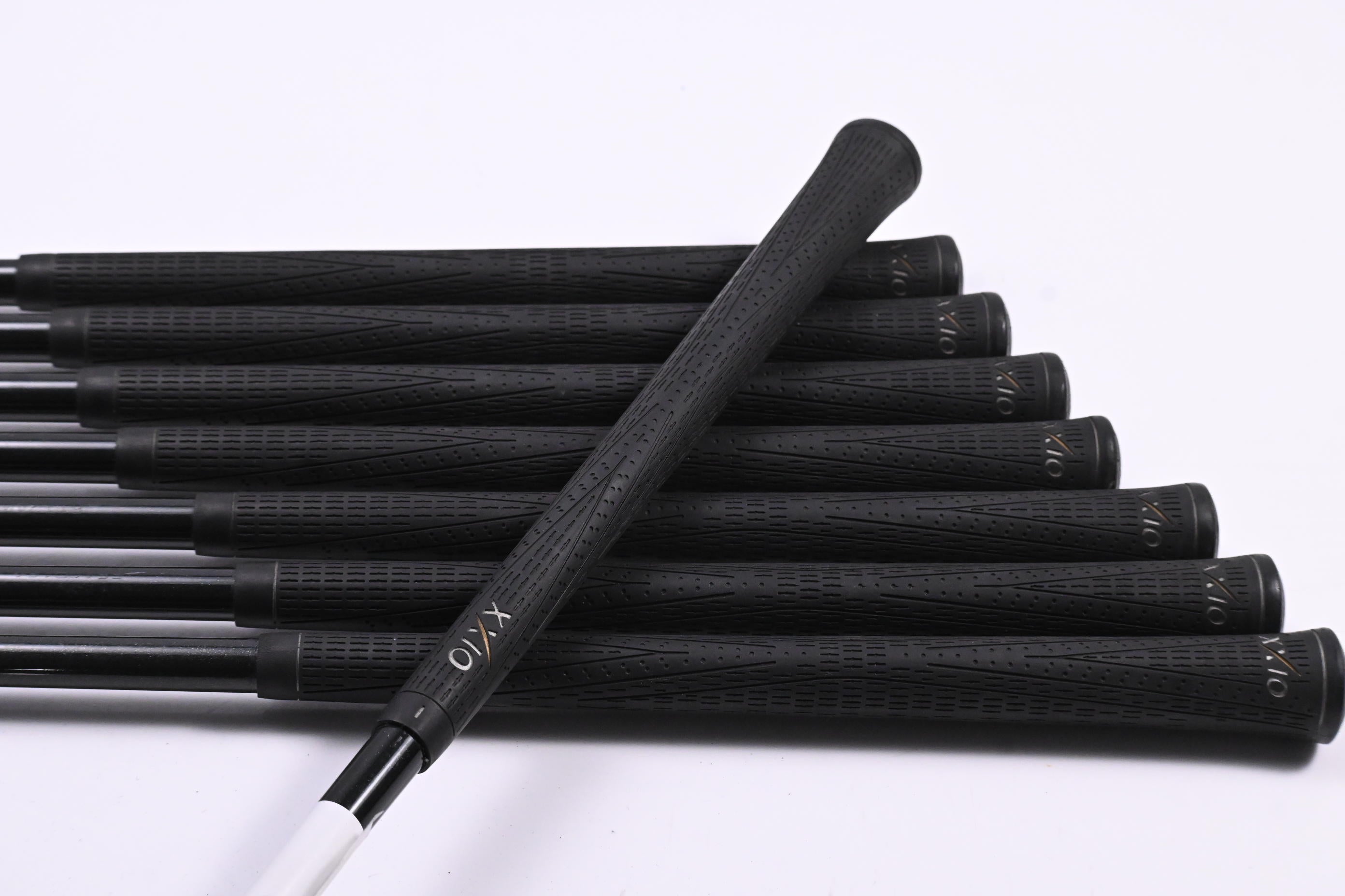 XXIO Dunlop 2004 Irons / 3-PW / Regular Flex XXIO MP300 Shafts