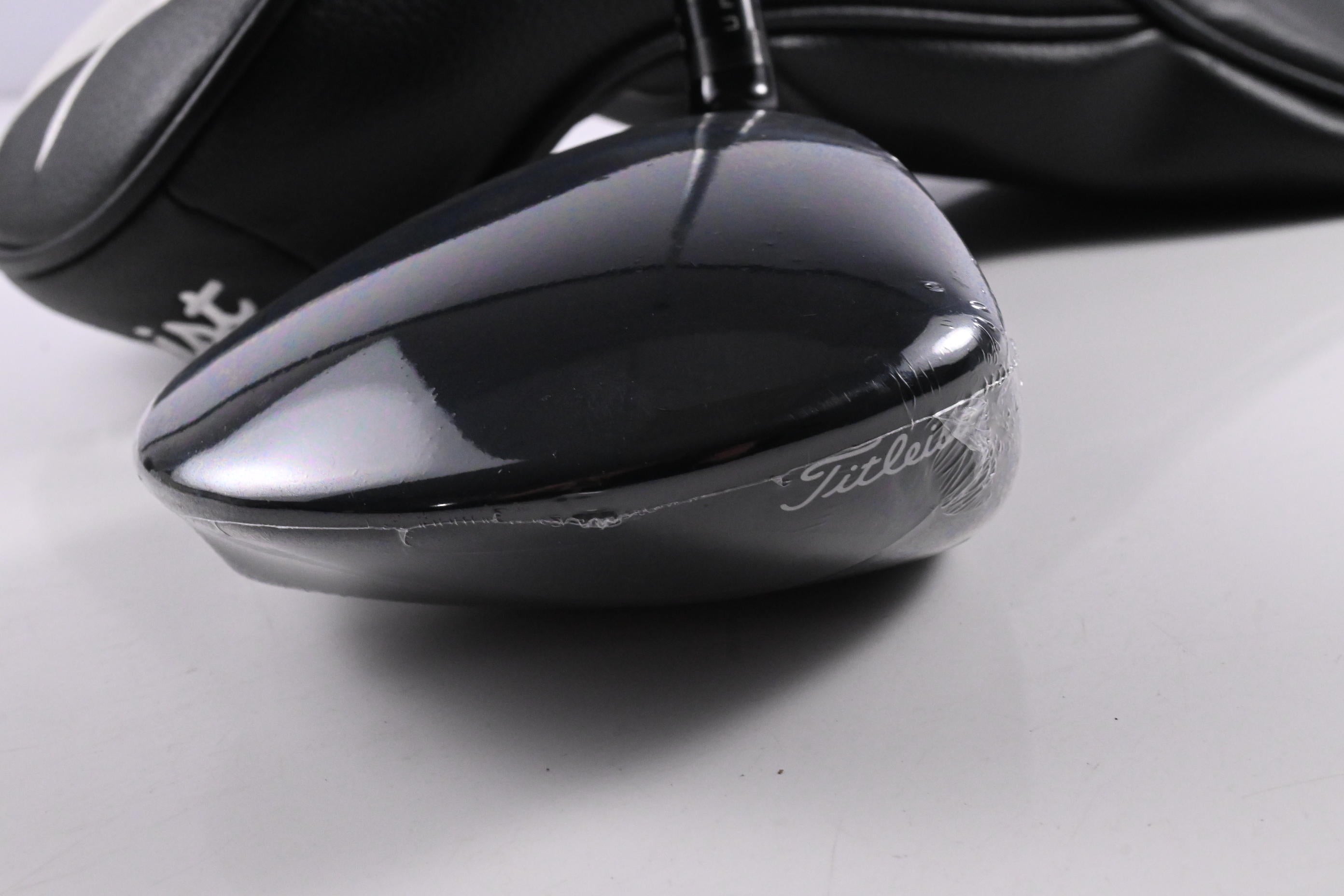 Titleist GT1 Driver / 10 Degree / Regular Flex Fujikura Air Speeder 40 Shaft