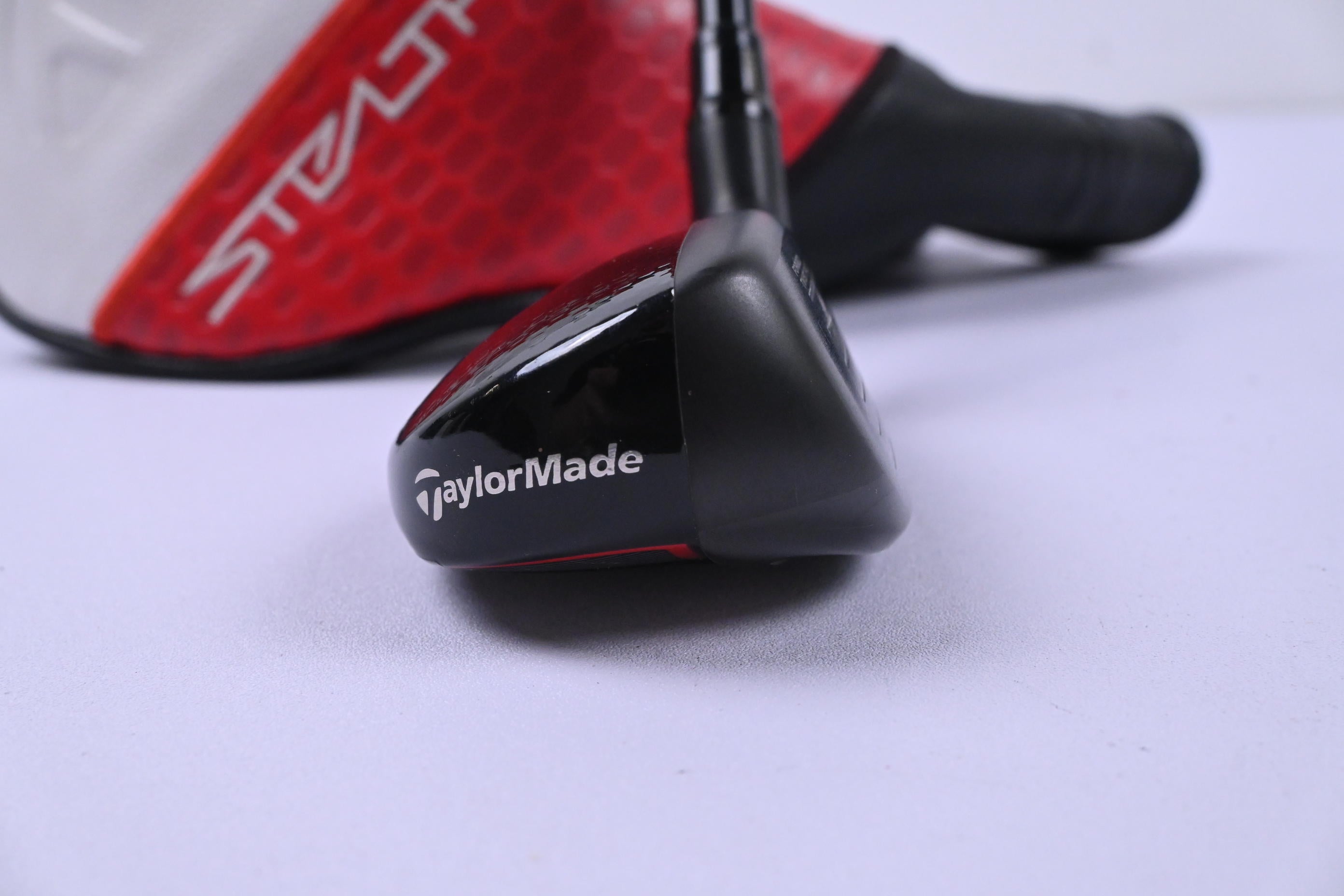 Taylormade Stealth 2 Plus #4 Hybrid / 22 Degree / Regular Flex Kai'li Red 75