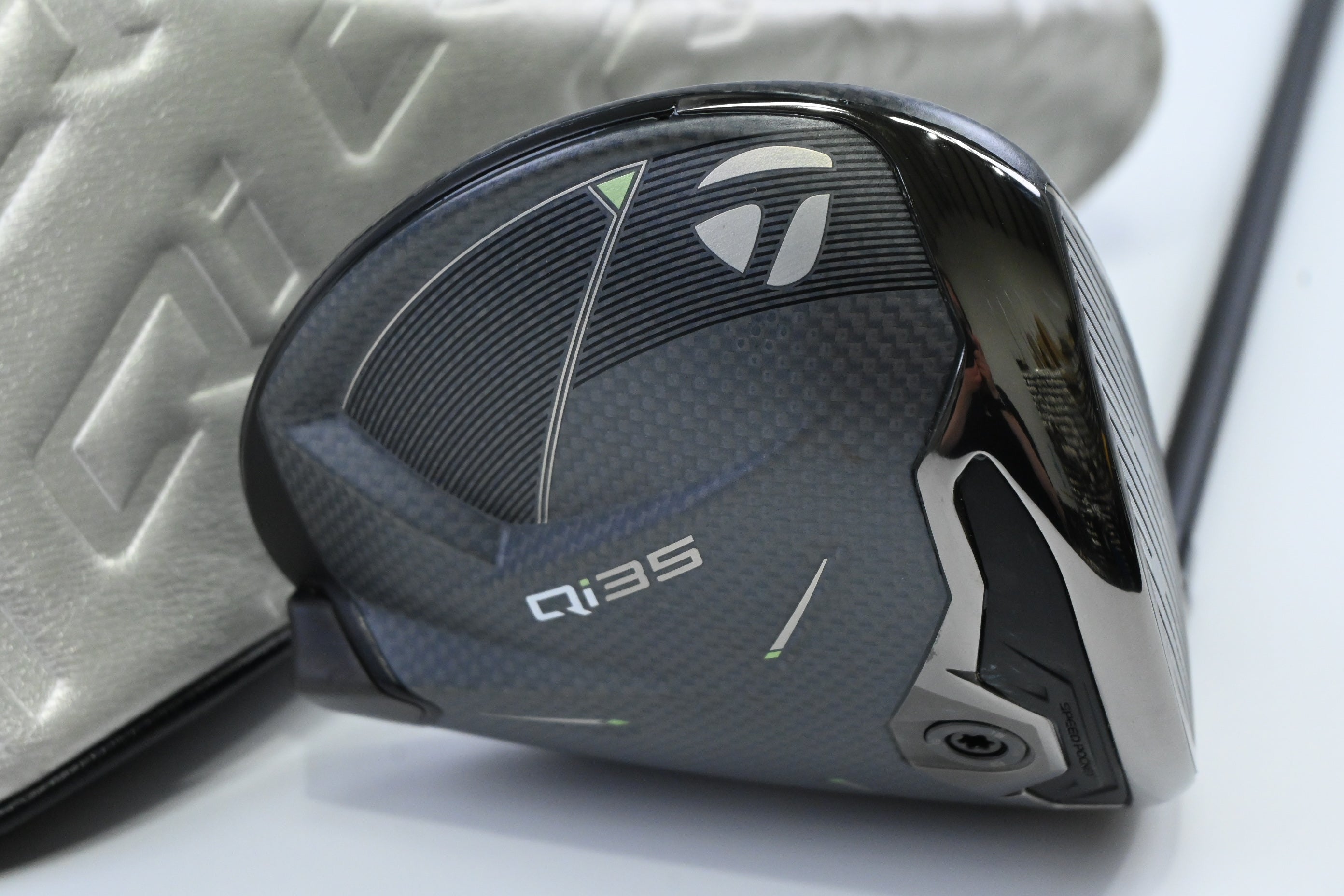 Taylormade Qi35 Driver / 10.5 Degree / Regular Flex Tensei AV Limited Blue 65