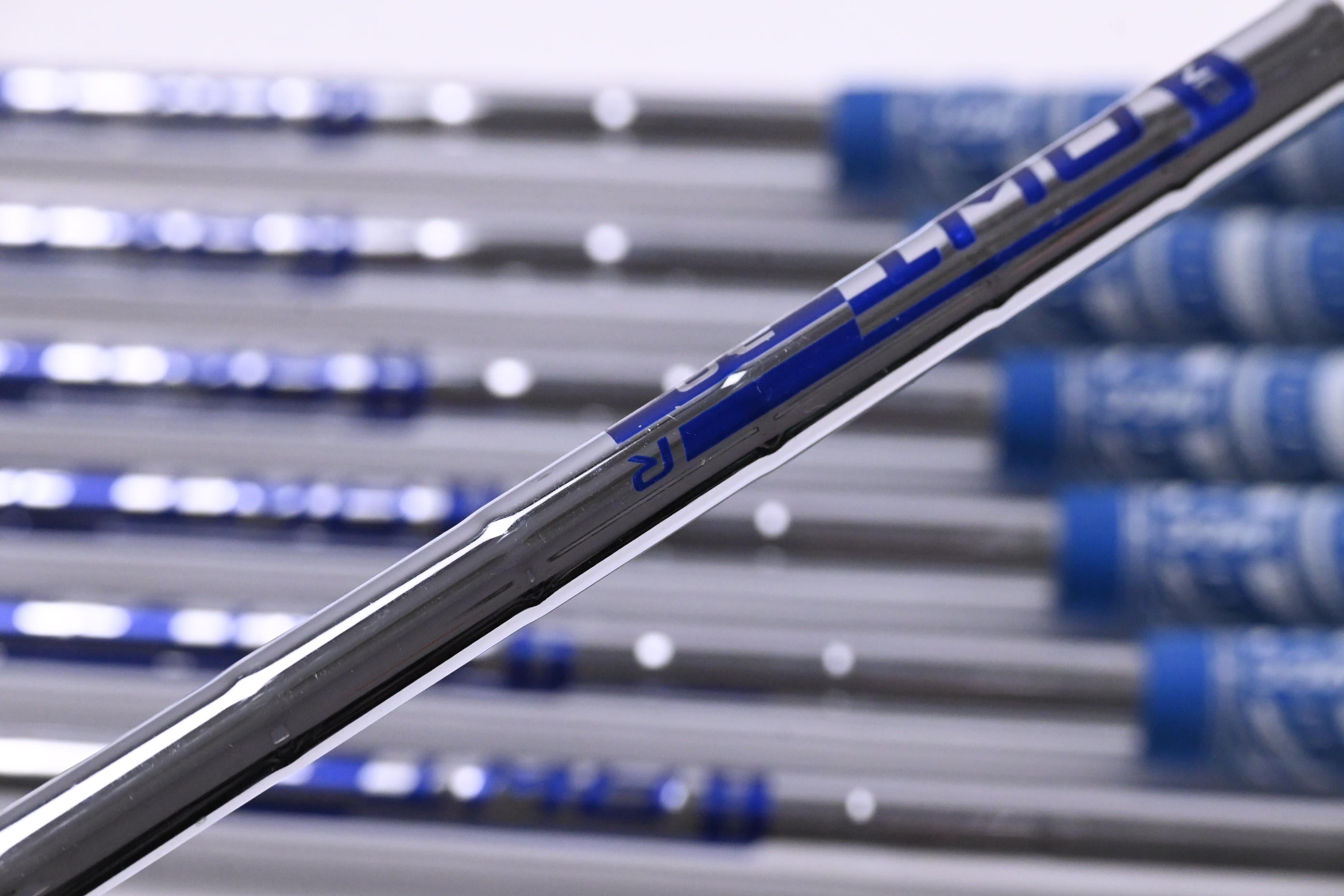 Ping G425 Irons / 5-PW+SW / Blue Dot / Regular Flex Ping AWT 2.0 Shafts