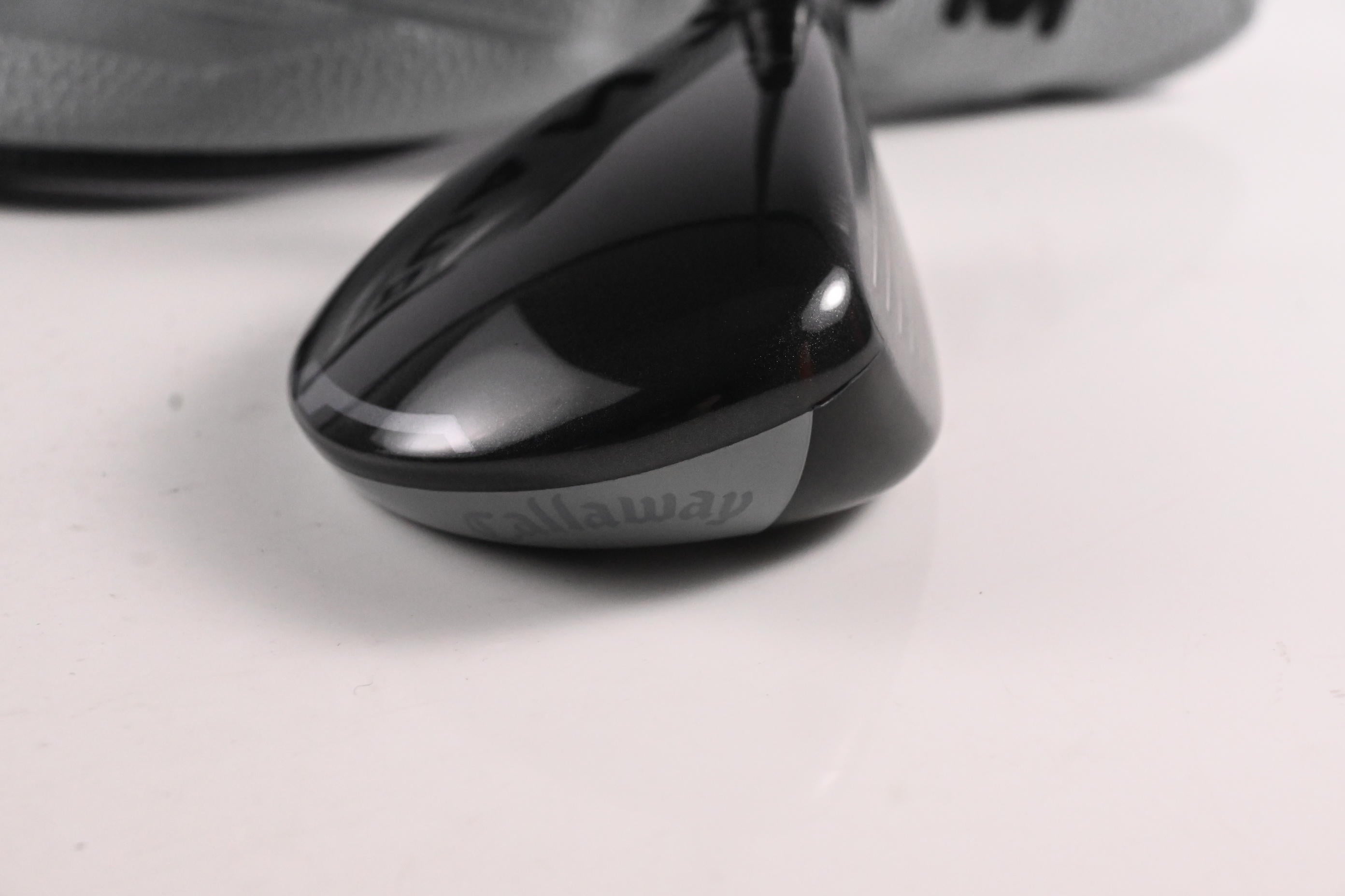 Callaway Quantum Max OS #3 Hybrid / 18 Degree / Regular Flex Denali Frost Silver