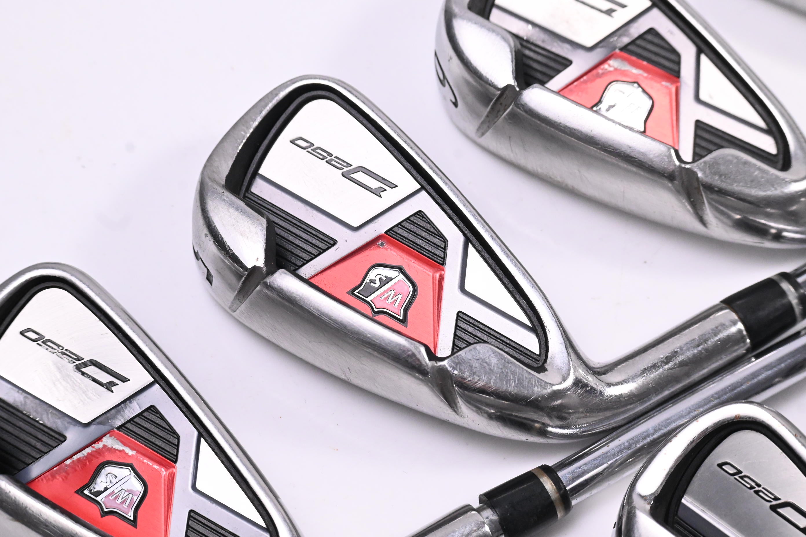 Left Hand Wilson Staff D250 Irons / 4-PW+GW / Uniflex Wilson Staff D250 Shafts