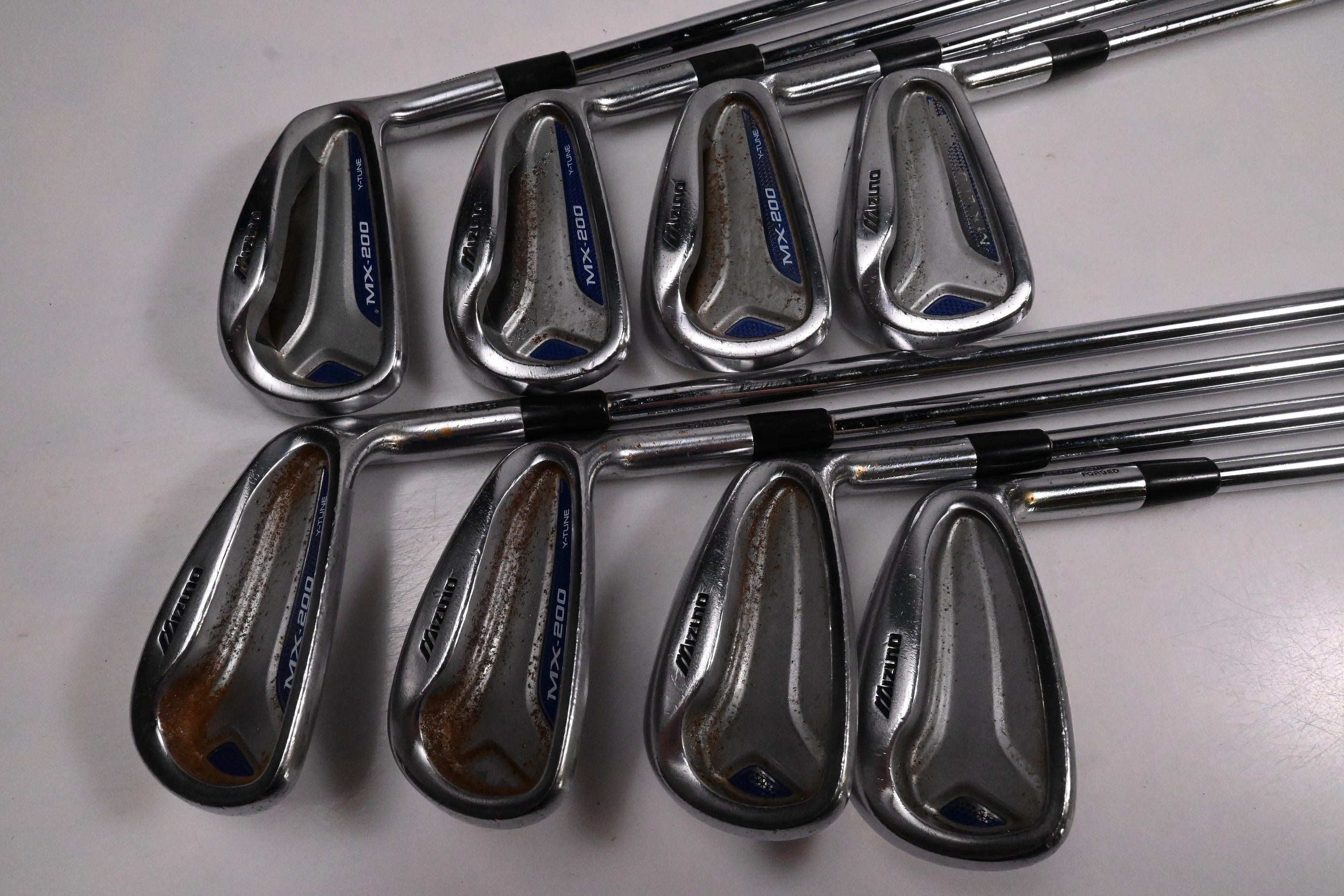 Mizuno MX-200 Irons / 4-PW+GW / Regular Flex Dynalite Gold XP R300 Shafts