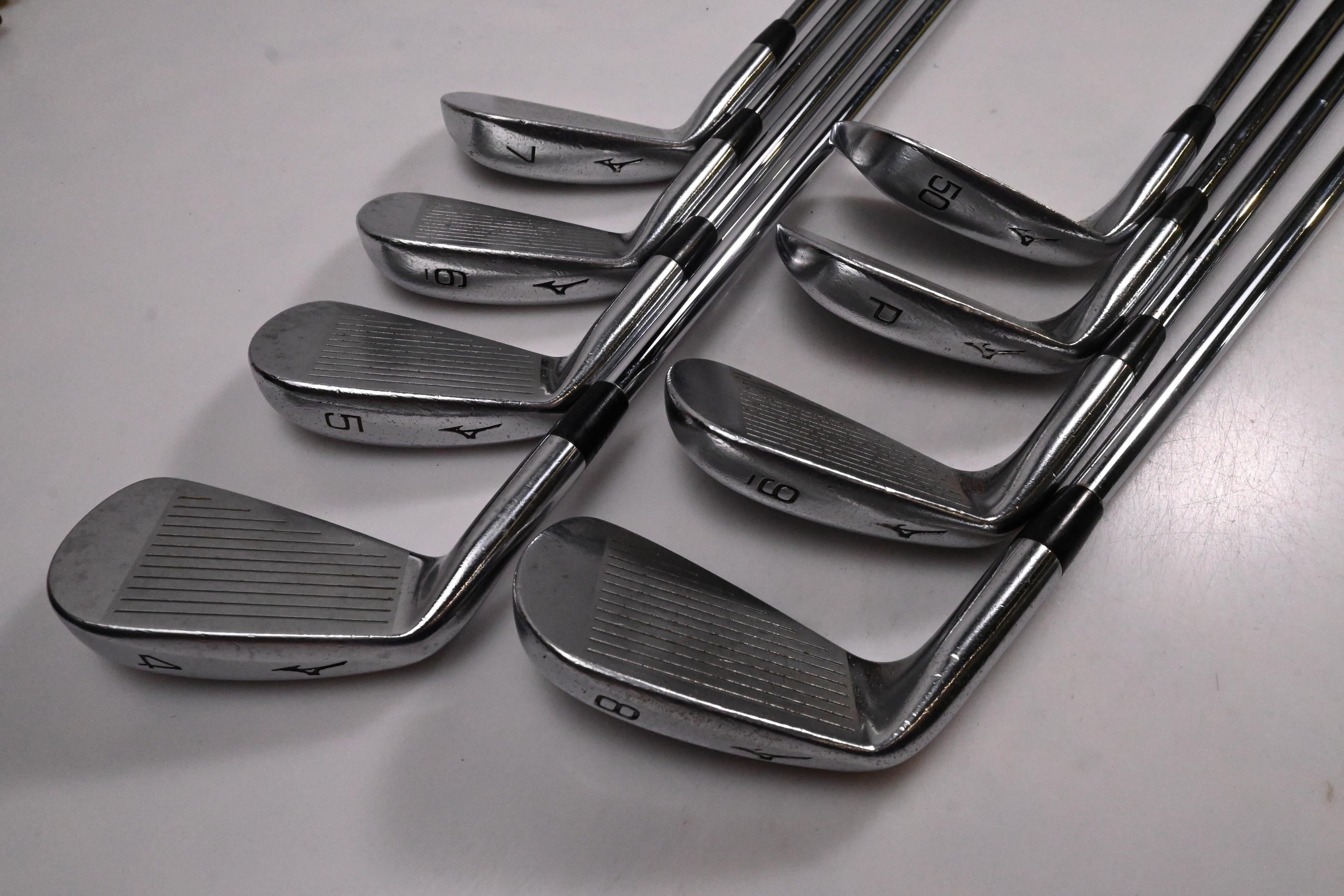 Mizuno MX-200 Irons / 4-PW+GW / Regular Flex Dynalite Gold XP R300 Shafts