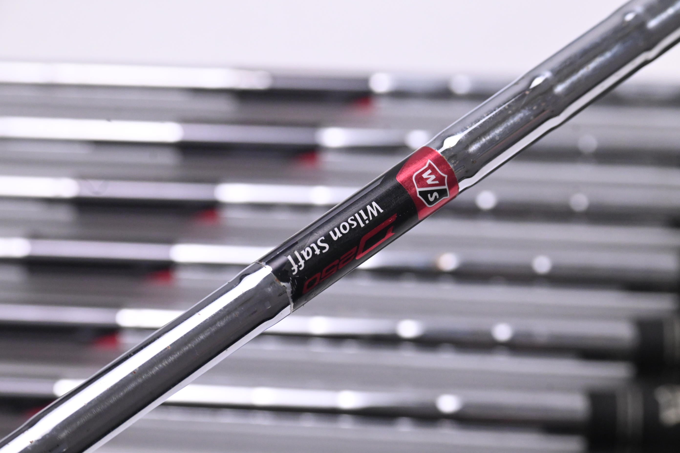 Left Hand Wilson Staff D250 Irons / 4-PW+GW / Uniflex Wilson Staff D250 Shafts