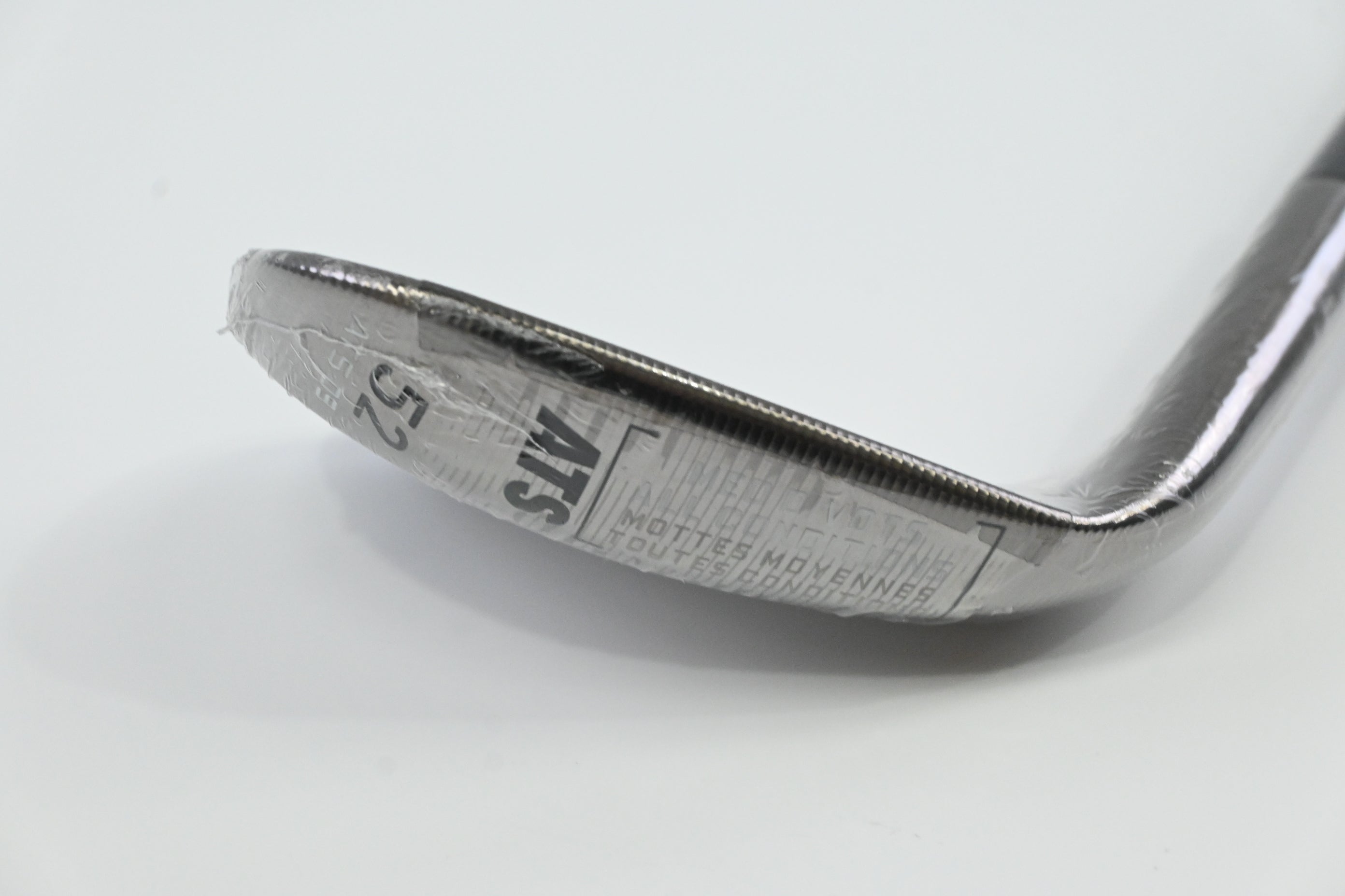 Taylormade Hi-Toe 5 Gap Wedge / 52 Degree / Regular Flex KBS Hi-Rev 2.0 115