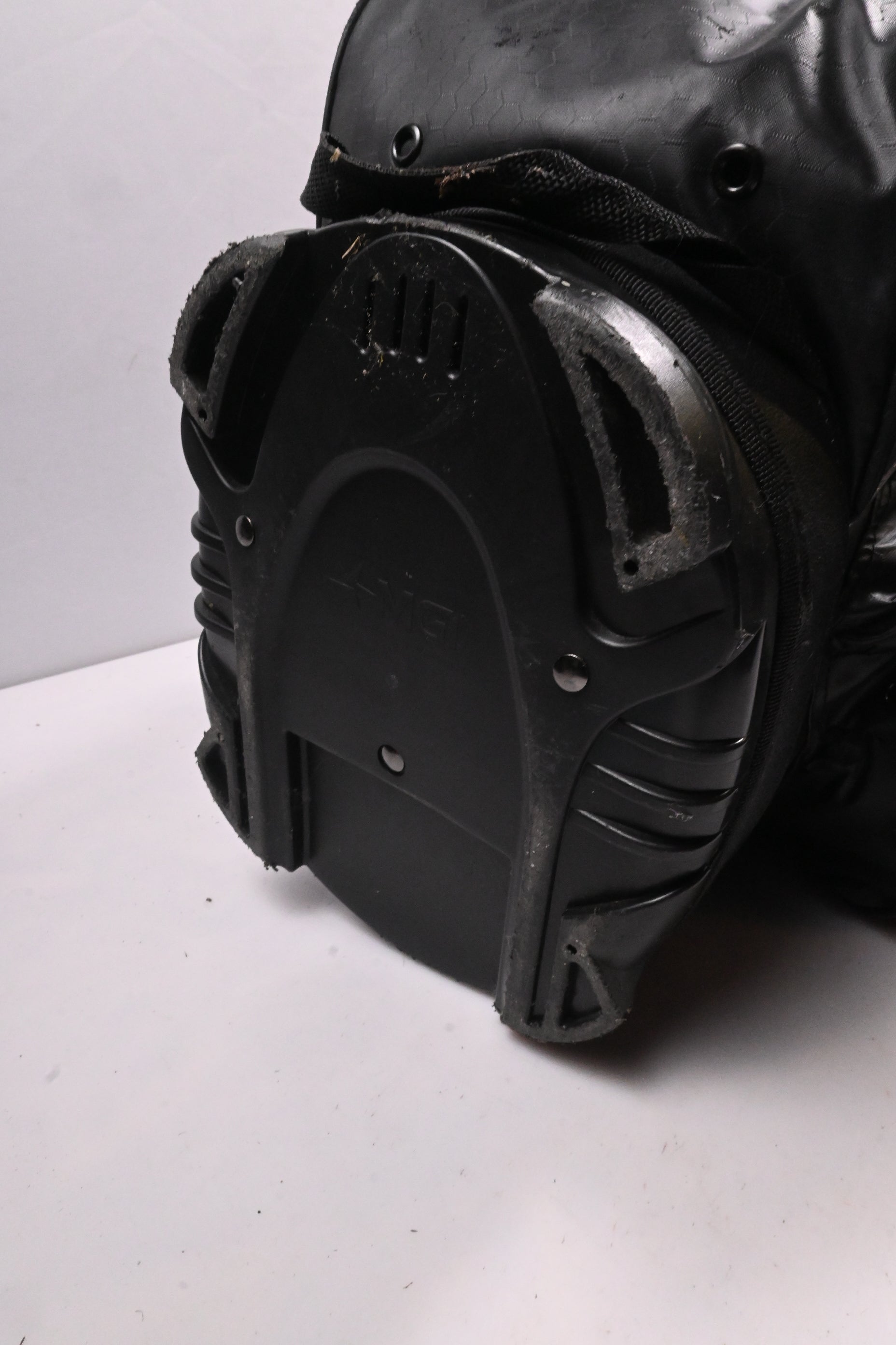 MGI Dri-Play Waterproof Cart Bag / 14-Way Divider / Black