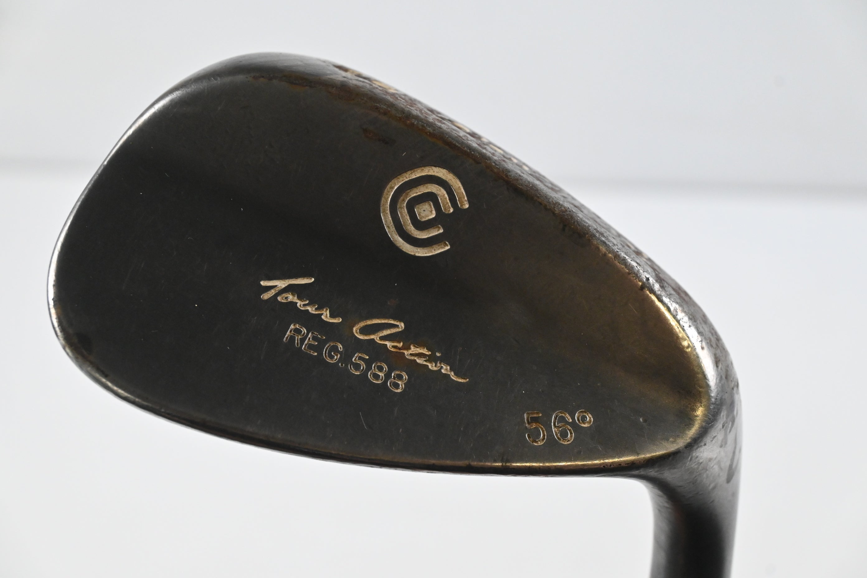 Cleveland 588 Tour Action Sand Wedge / 56 Degree / Wedge Flex Dynamic Gold Shaft