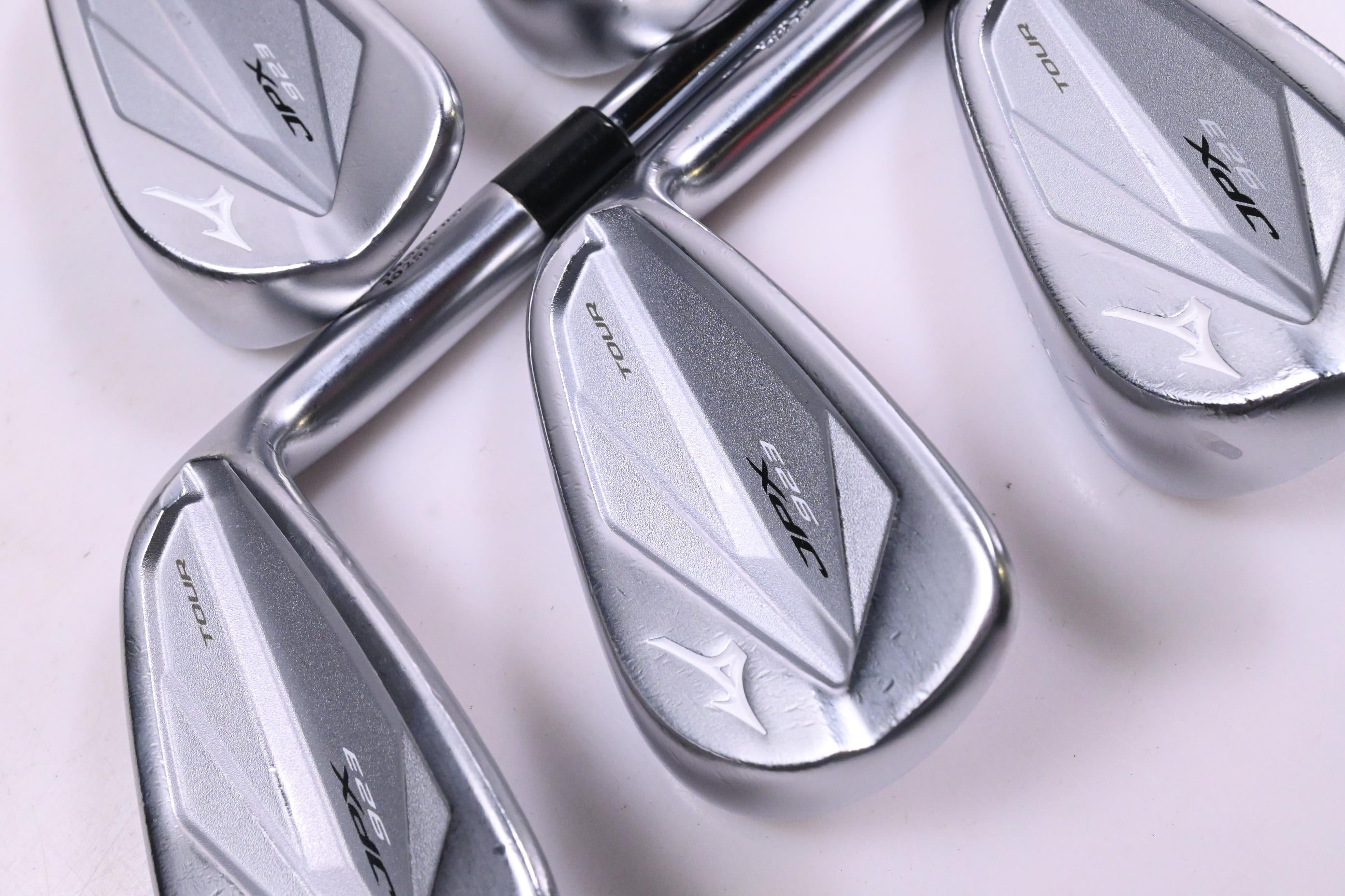 Mizuno JPX 923 Tour Irons / 6-PW / Stiff Flex Dynamic Gold 105 S300 Shafts
