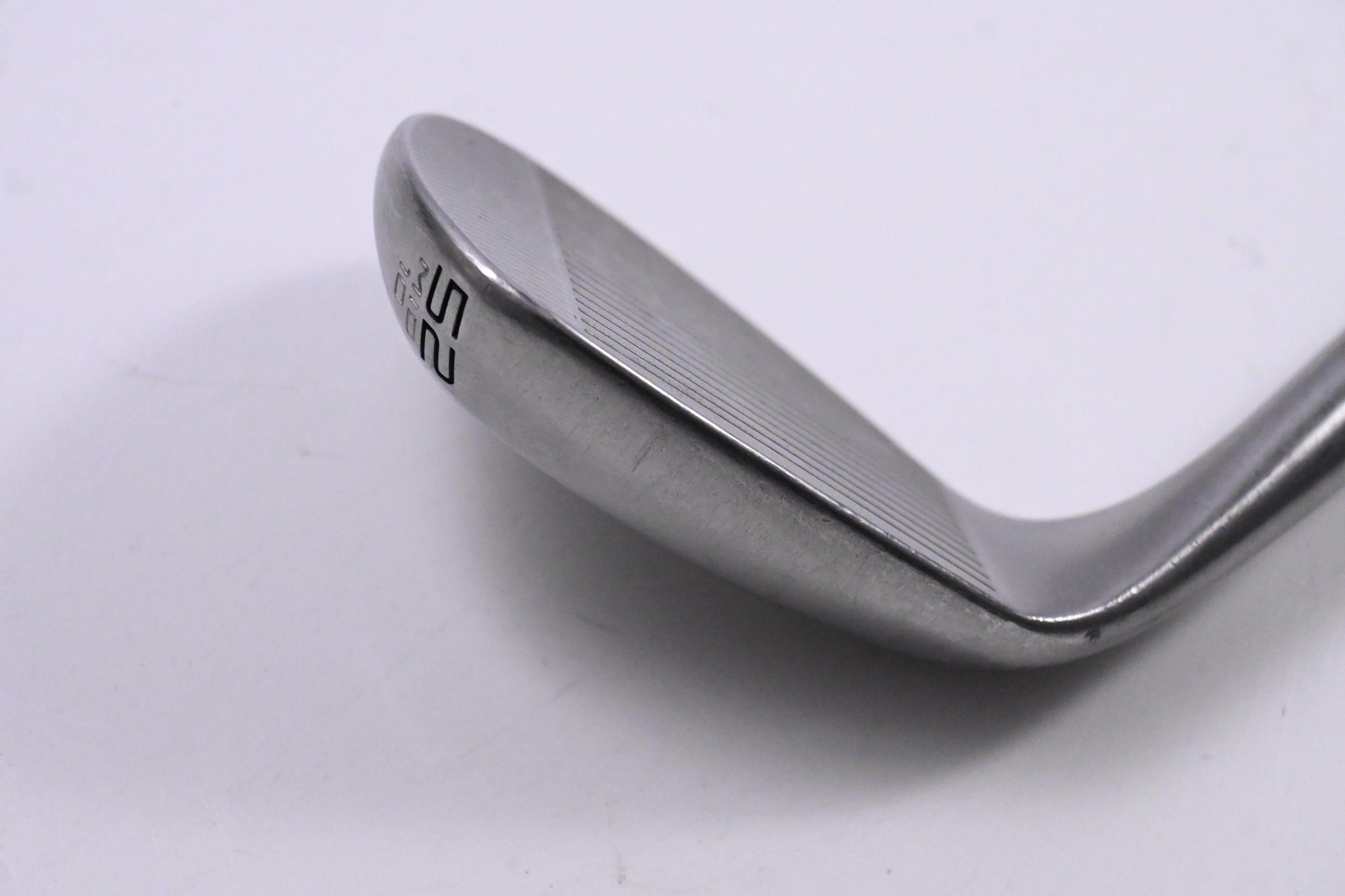 Cleveland RTZ Tour Rack Gap Wedge / 52 Degree / Wedge Flex Dynamic Gold Spinner