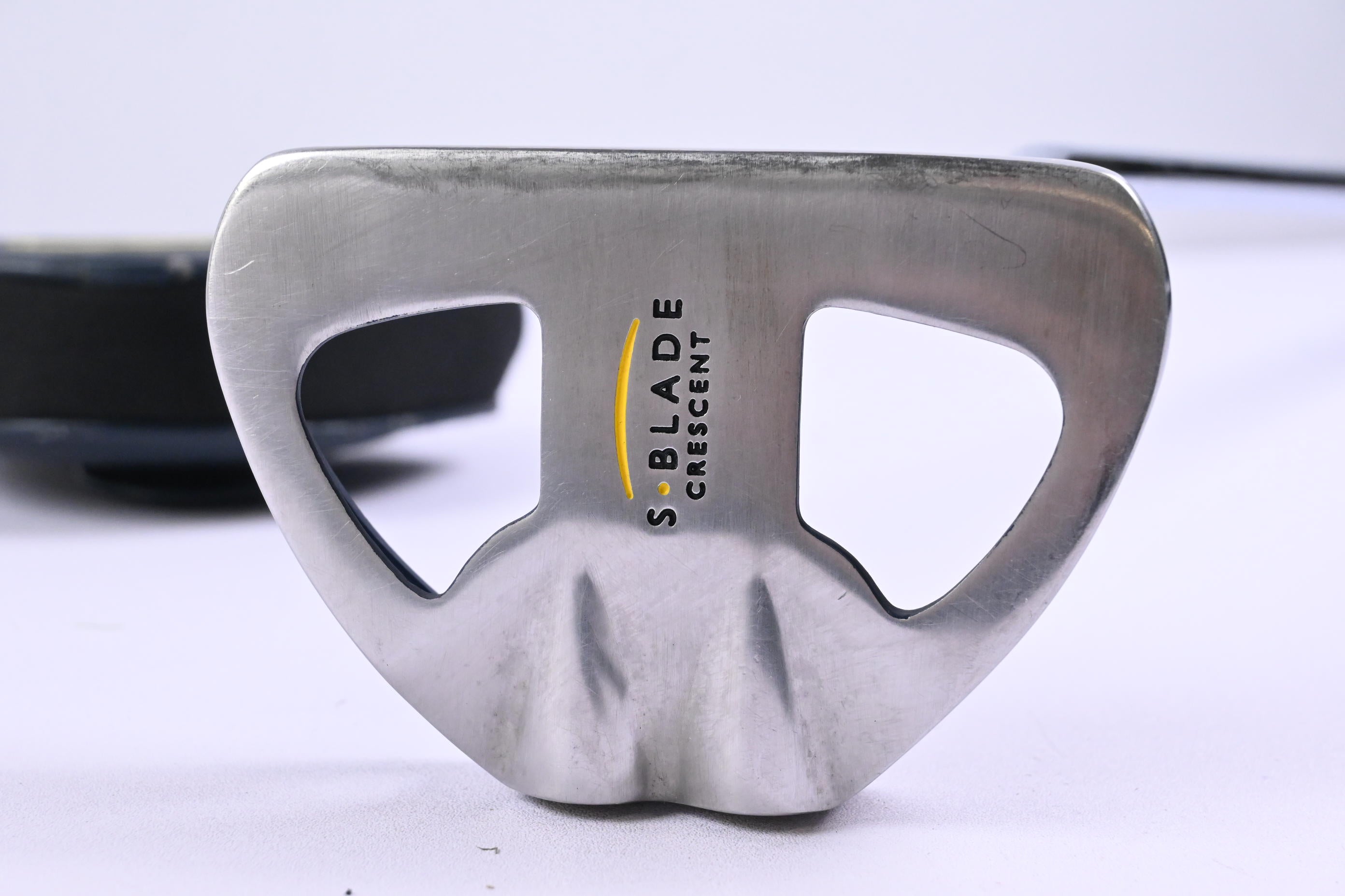 S Blade Crescent Putter / 34 Inch