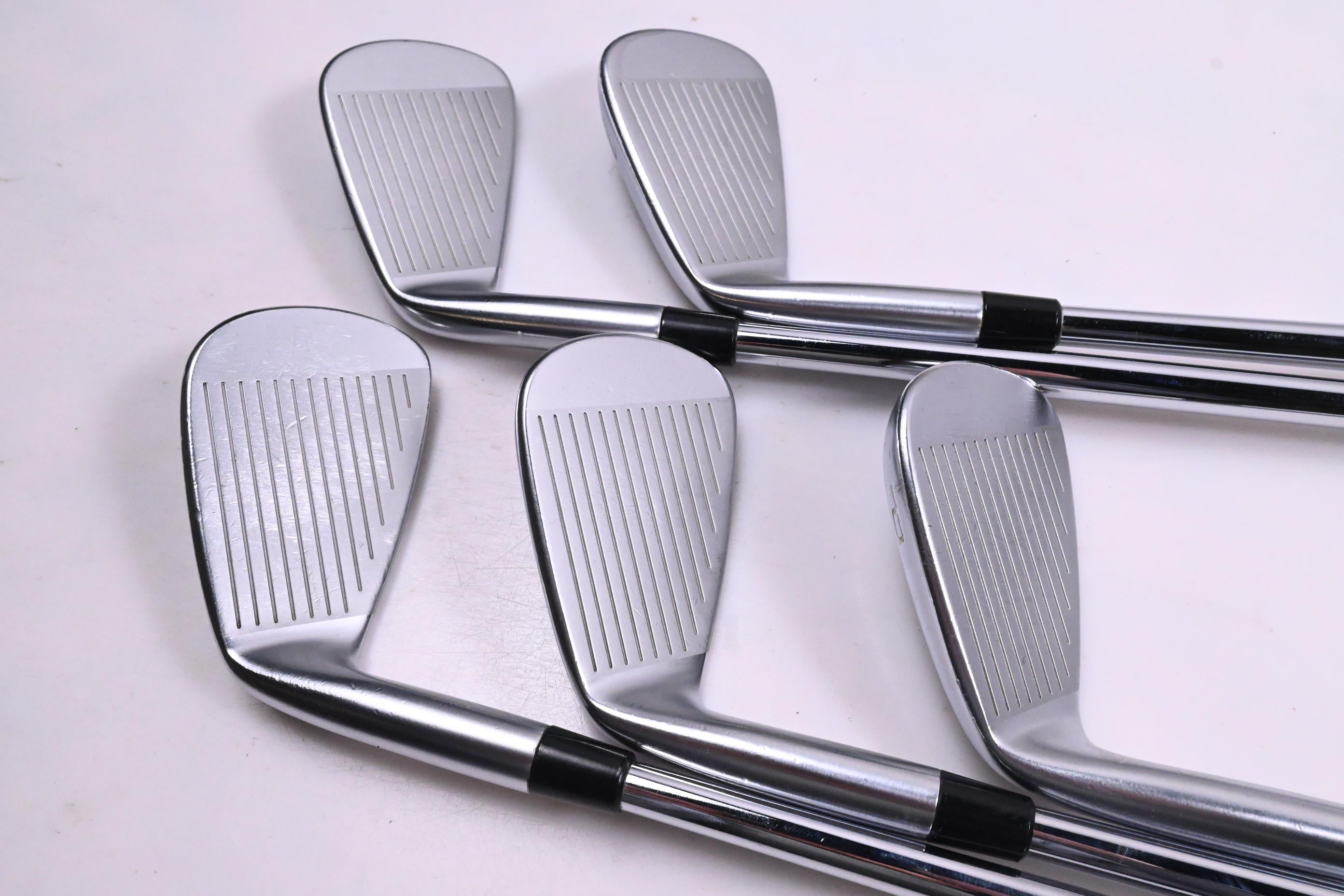 Mizuno JPX 923 Tour Irons / 6-PW / Stiff Flex Dynamic Gold 105 S300 Shafts