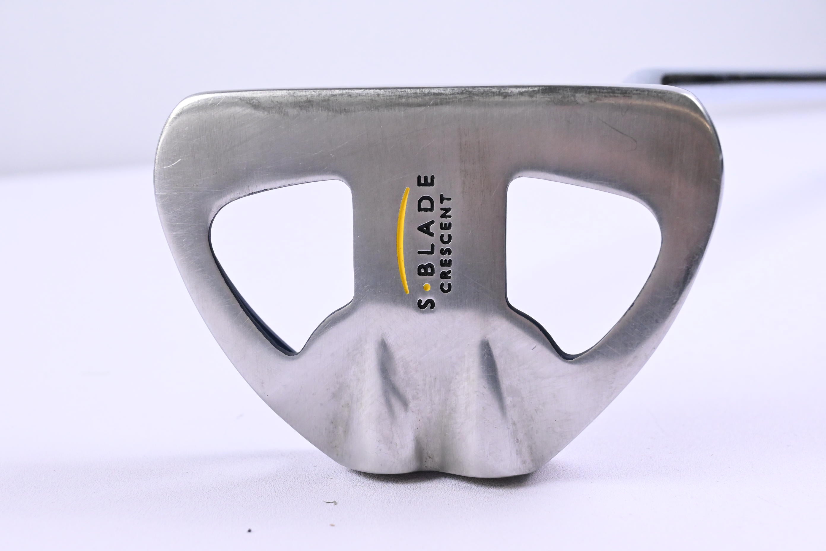 S Blade Crescent Putter / 34 Inch