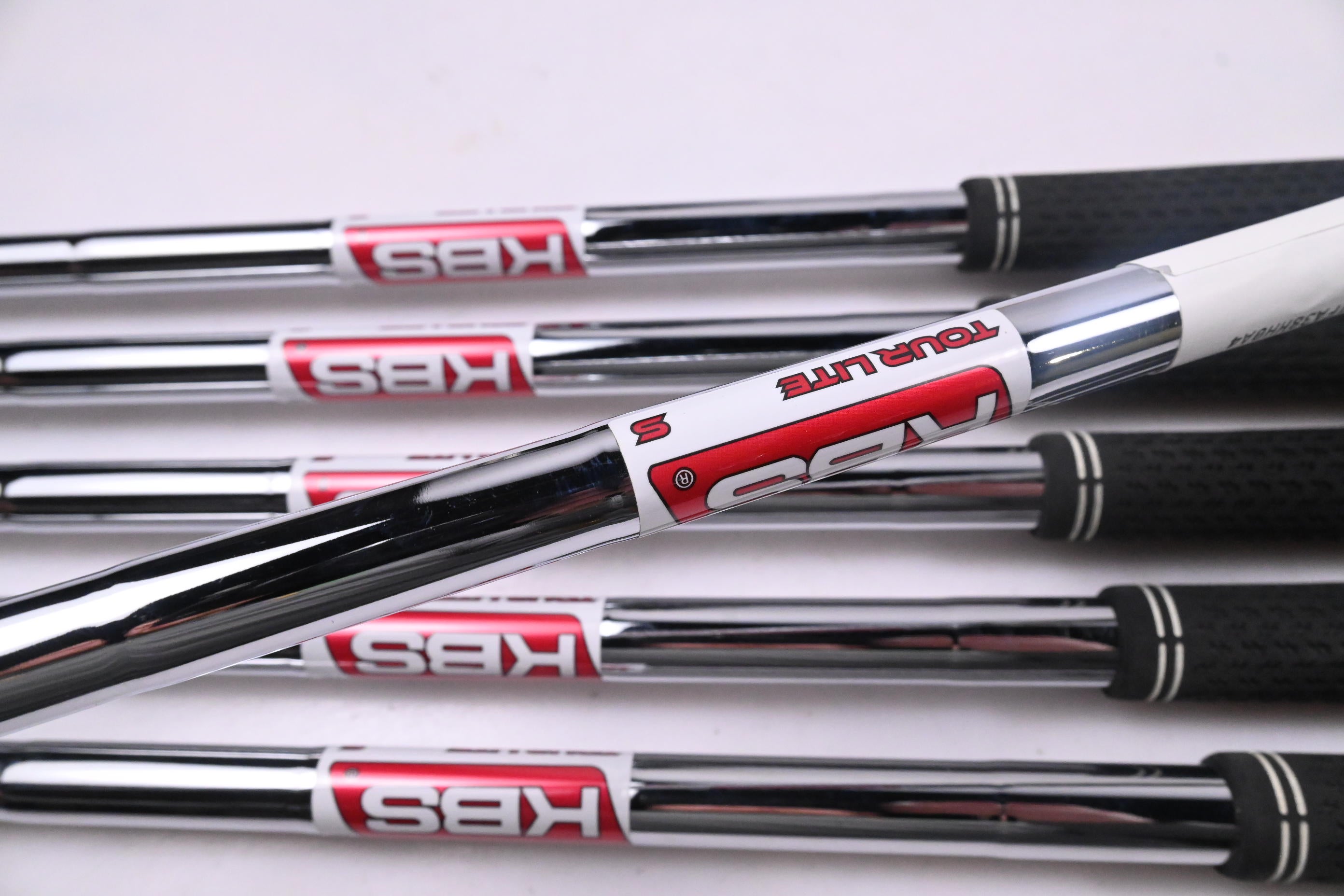 Cobra DS-Adapt Irons / 6-PW+GW / Stiff Flex KBS Tour Lite Shafts