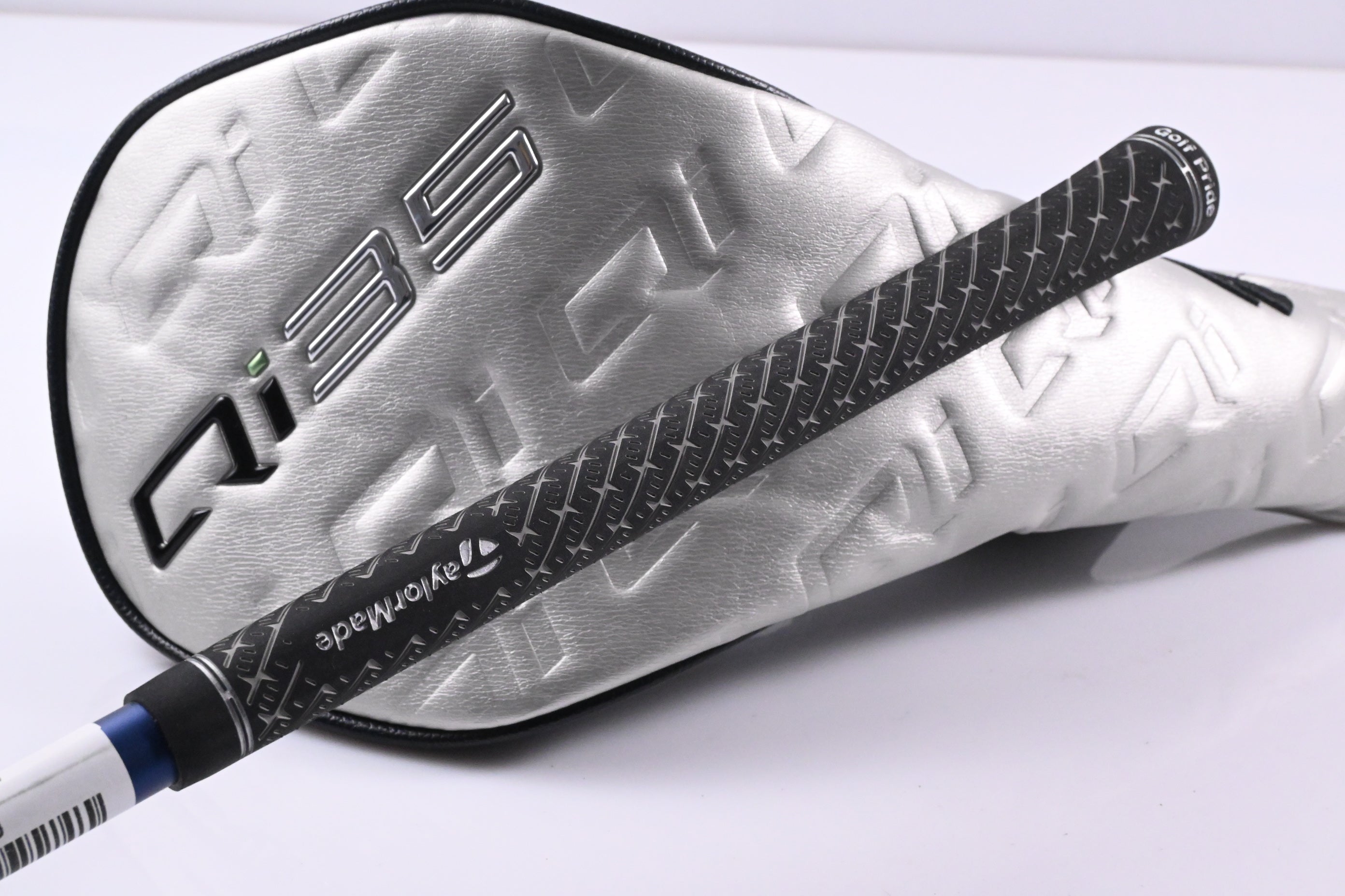 Taylormade Qi35 Driver / 10.5 Degree / Regular Flex Fujikura Ventus Blue 5 Shaft