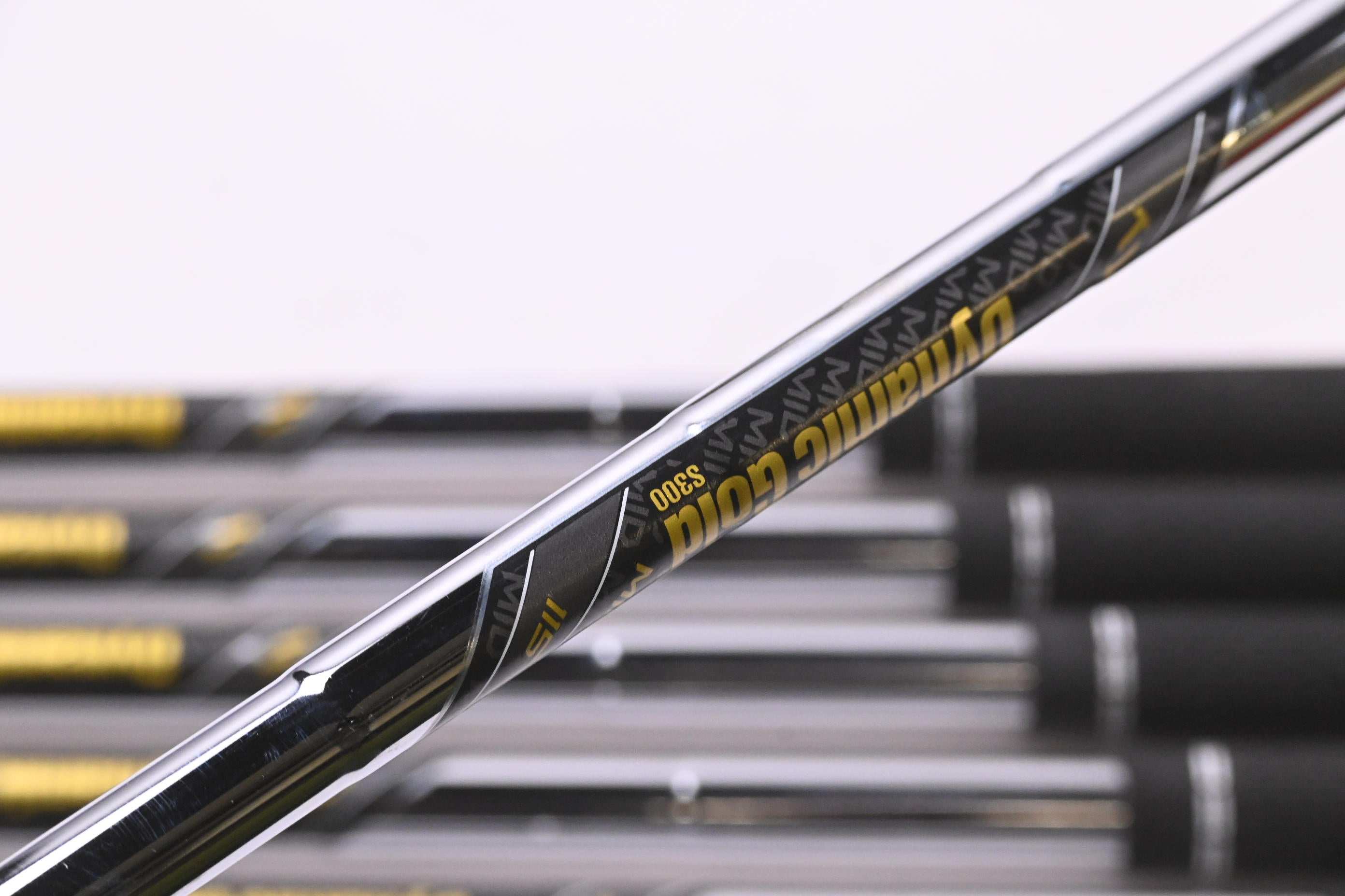 Srixon ZXi7 Irons / 5-PW / Stiff Flex Dynamic Gold Mid 115 S300 Shafts