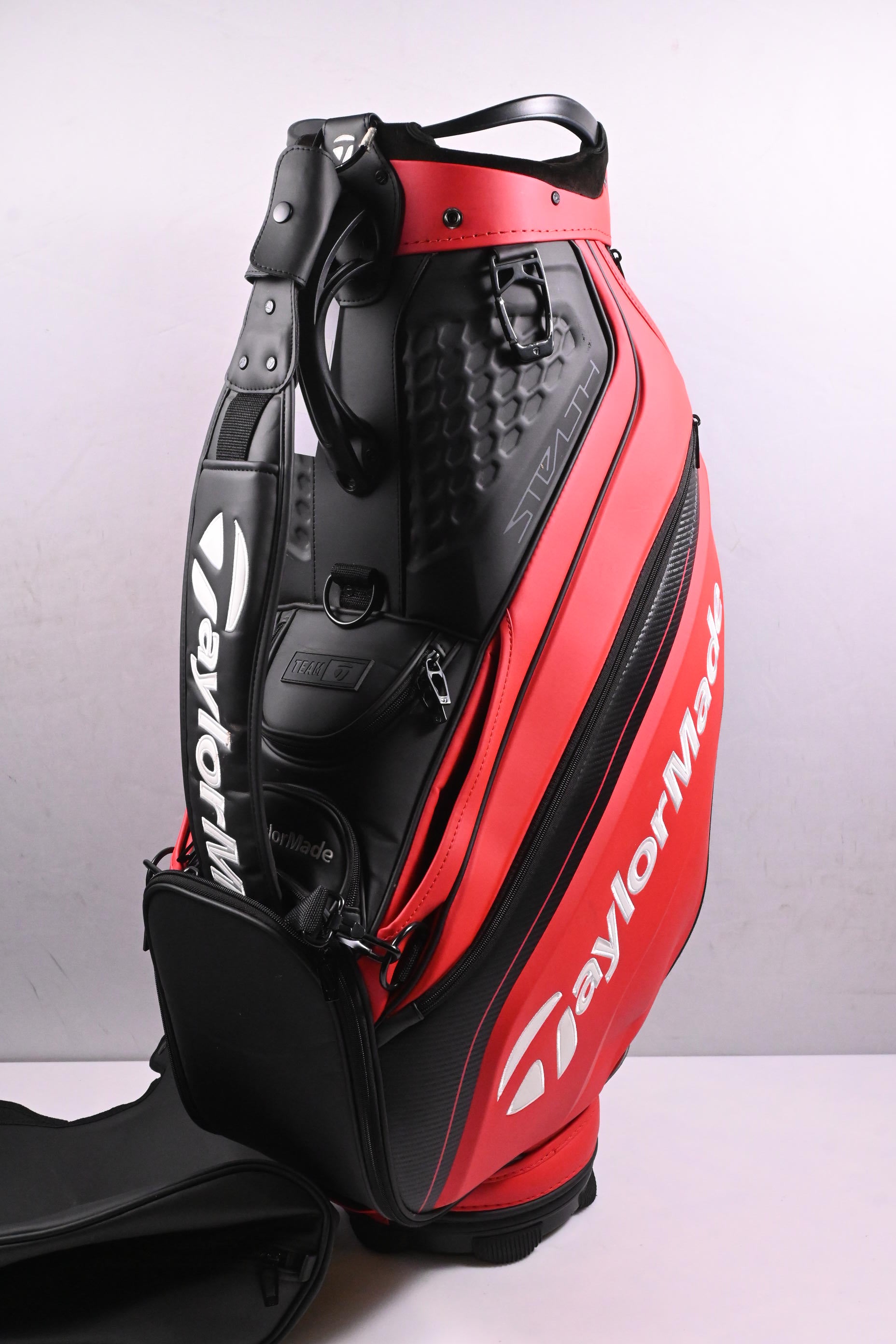 Taylormade Stealth Tour Bag / 6-Way Divider / Black, Red