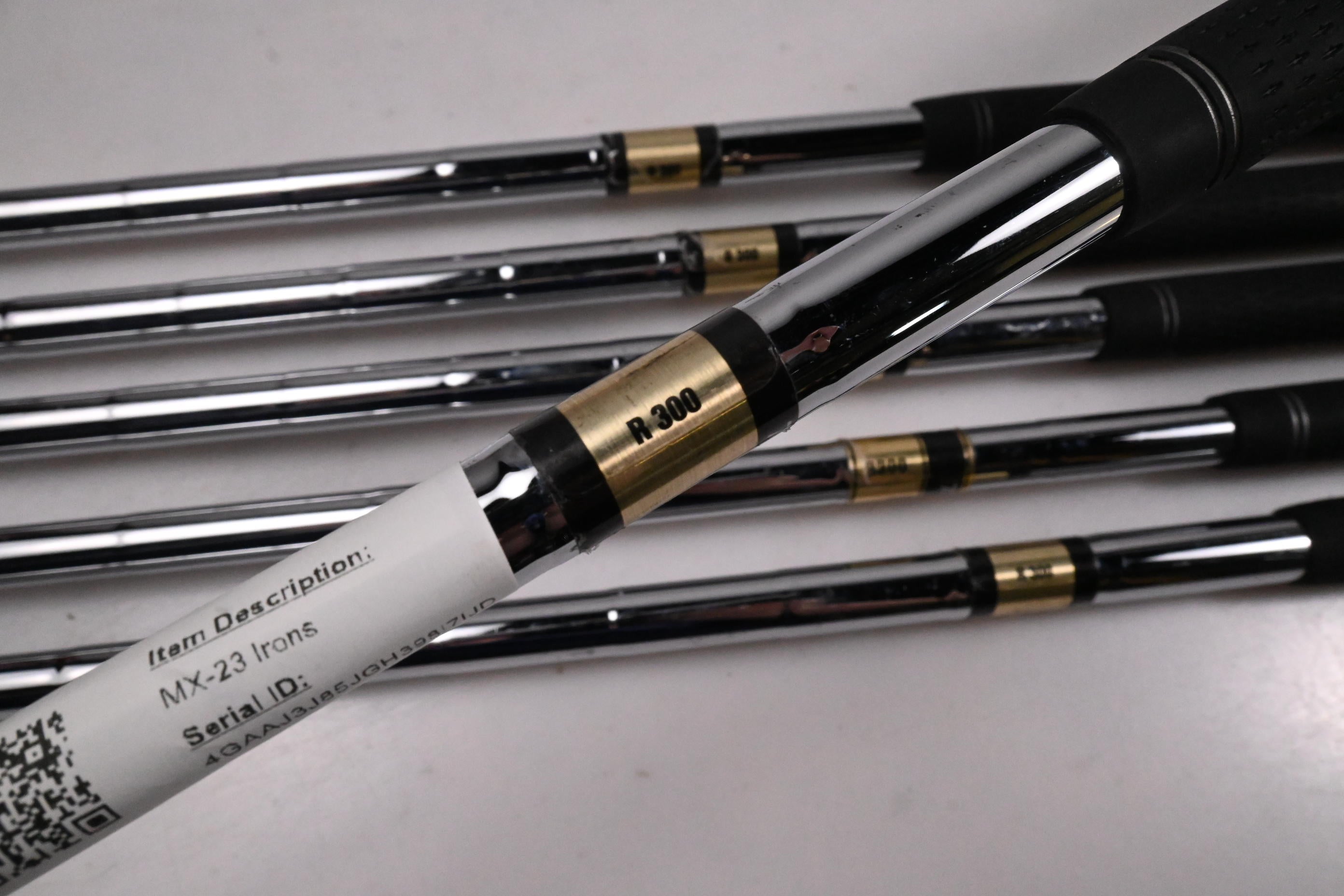 Mizuno MX-23 Irons / 3-8i / Regular Flex Dynalite Gold R300 Shafts
