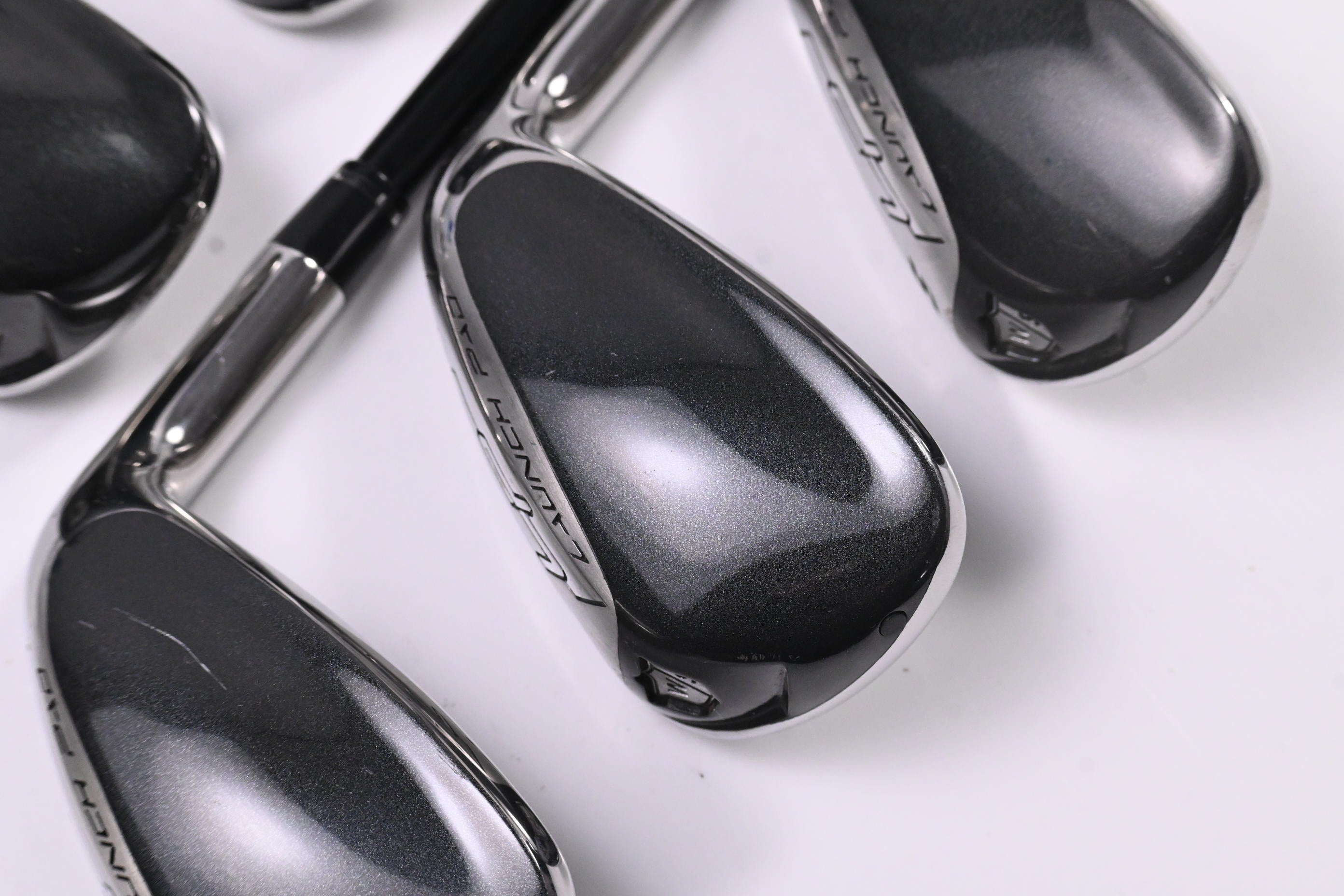 Wilson Launch Pad 2022 Irons / 7-PW+SW / Senior Flex Tensei AV White 55 Shafts