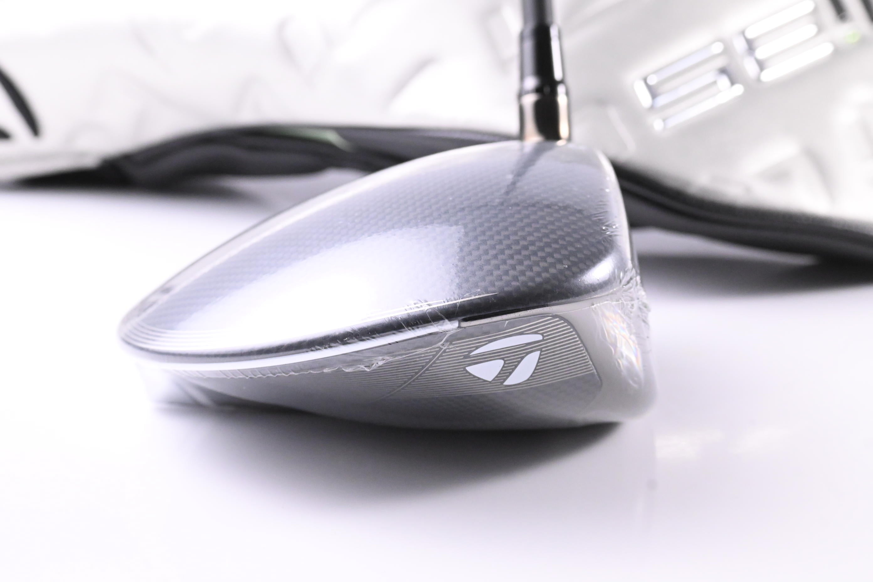 Taylormade Qi35 Max Lite Driver / 10.5 Degree / Regular Flex Vanquish 4 Shaft