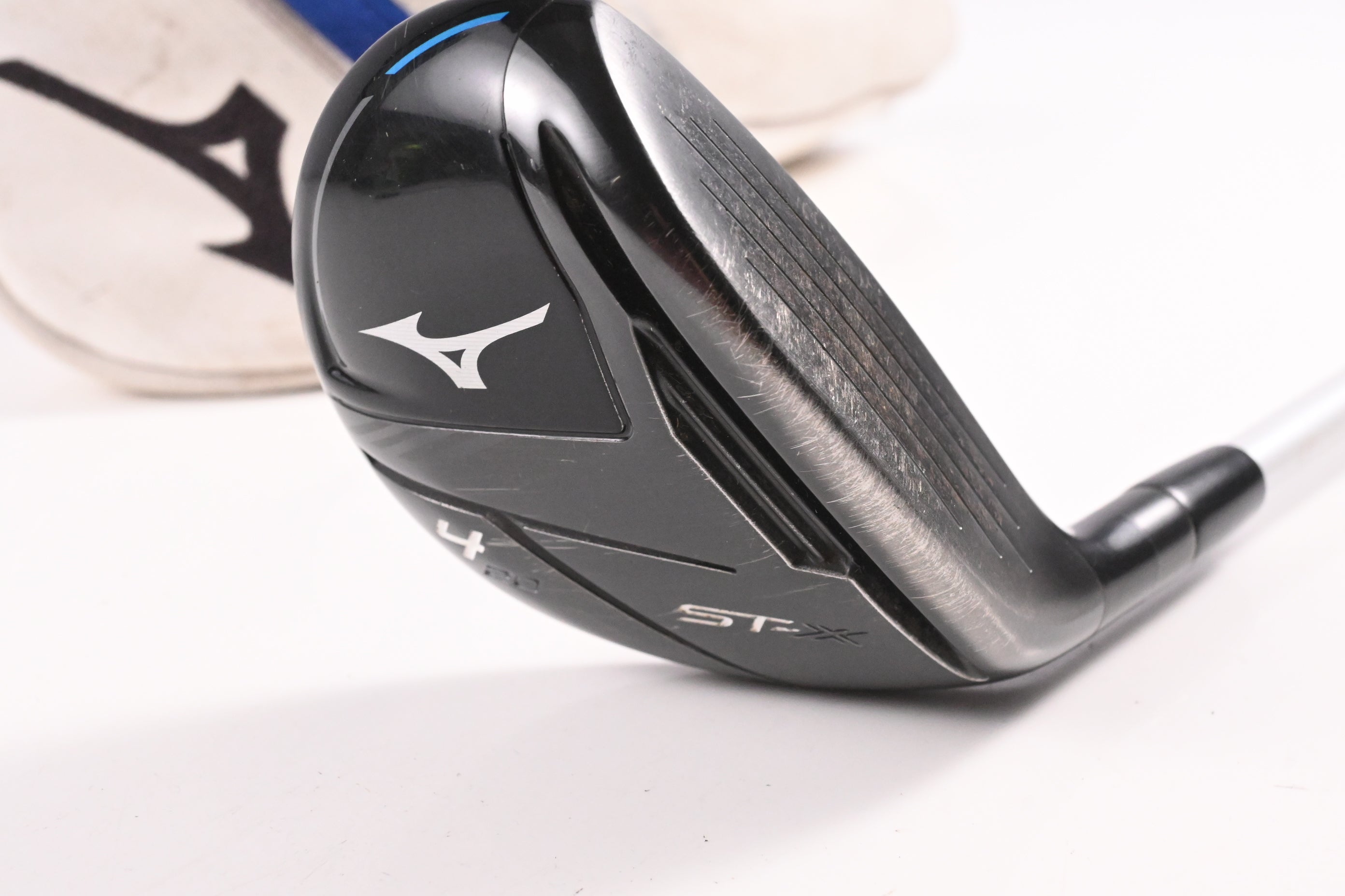 Mizuno ST-X 220 #4 Hybrid / 20 Degree / Senior Flex Aldila Ascent 50 Shaft