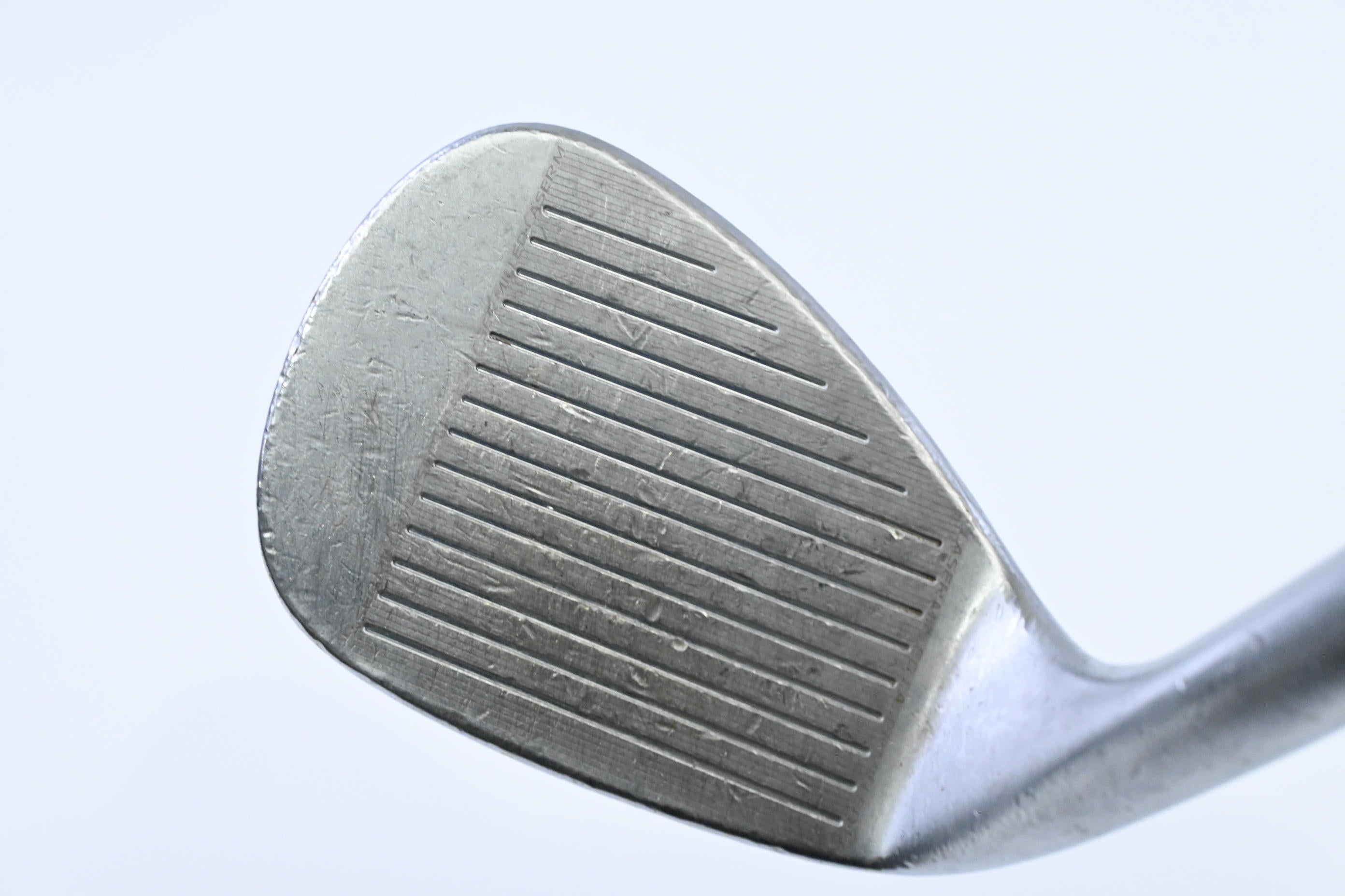 Cleveland 588 Precision Forged Gap Wedge / 52 Degree / Wedge Flex Tour Concept