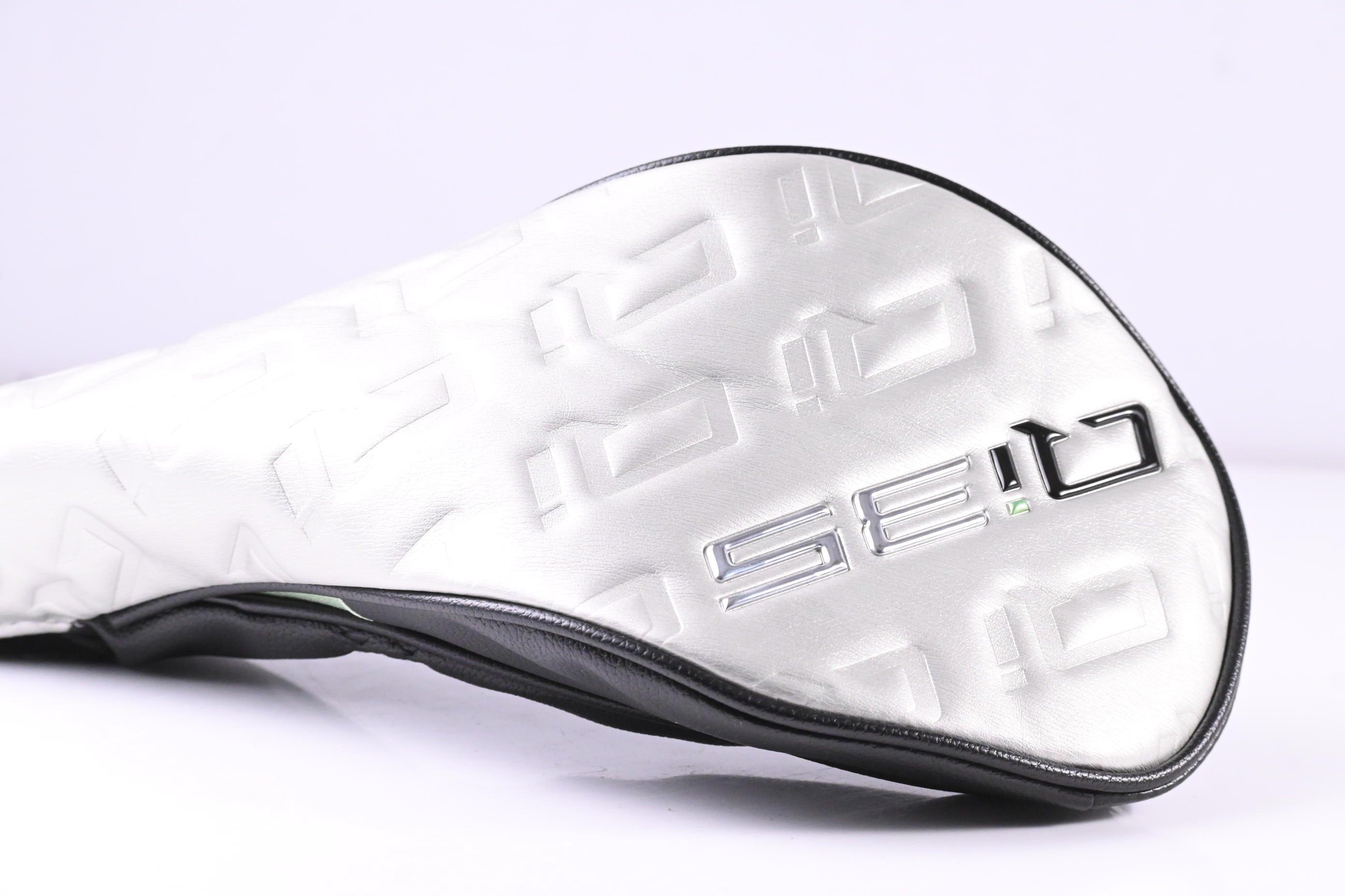 Taylormade Qi35 Max Lite Driver / 10.5 Degree / Regular Flex Vanquish 4 Shaft