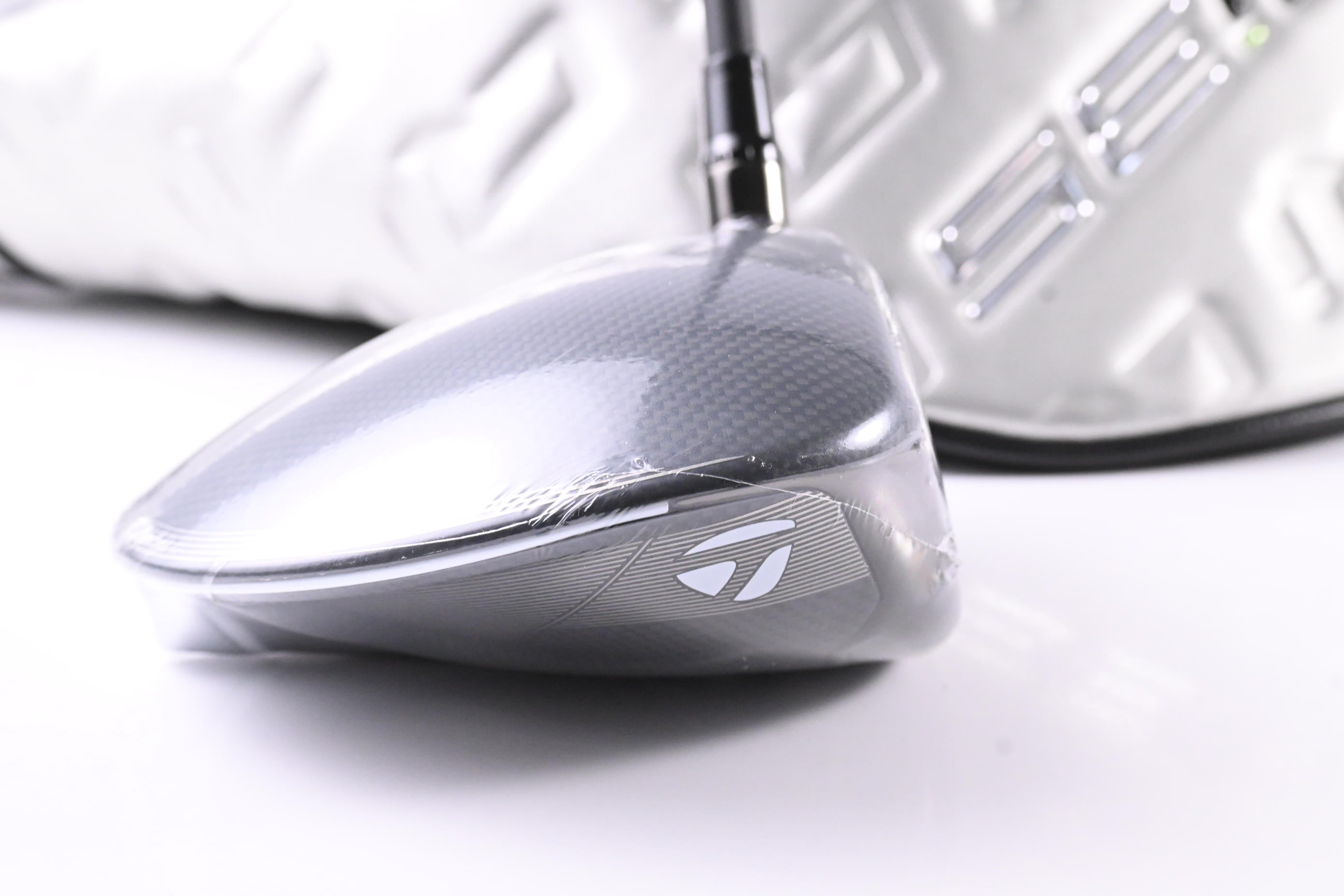 Taylormade Qi35 Max Lite Driver / 10.5 Degree / Stiff Flex Kai'li Dark Waves 60