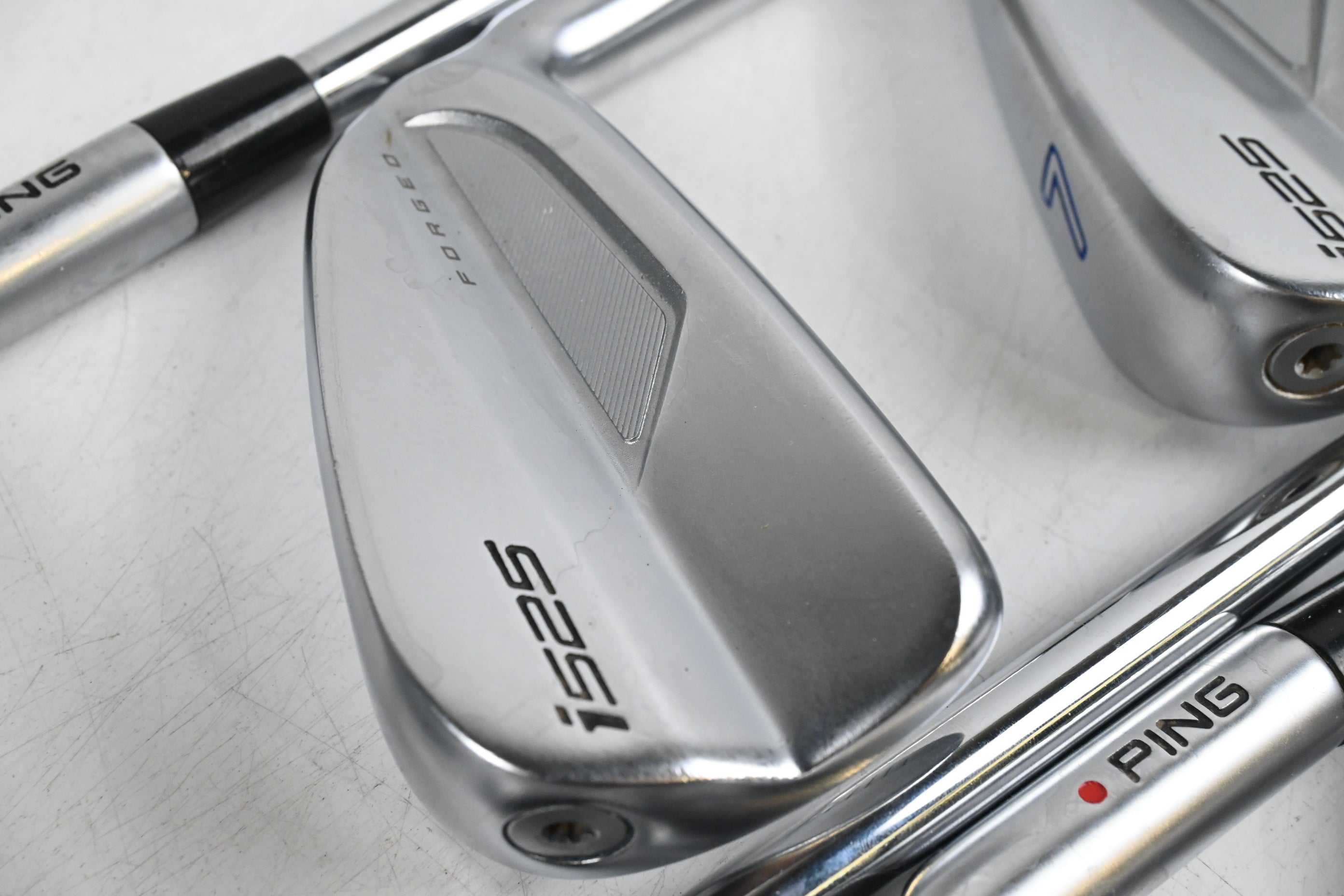Ping i525 Irons / 5-PW / Red Dot / Regular Flex Ping AWT 2.0 Shafts