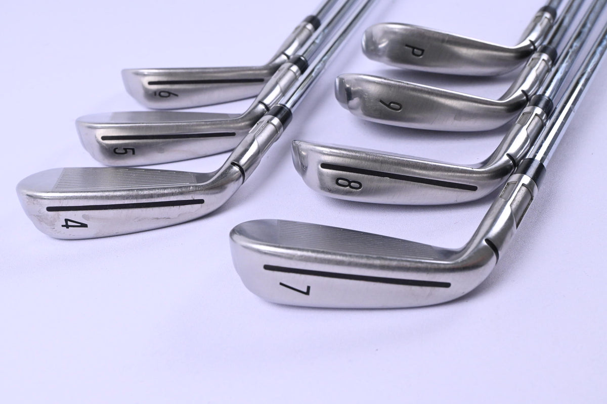 Taylormade SIM2 Max Irons / 4-PW / Regular Flex KBS Max MT 85 Shafts