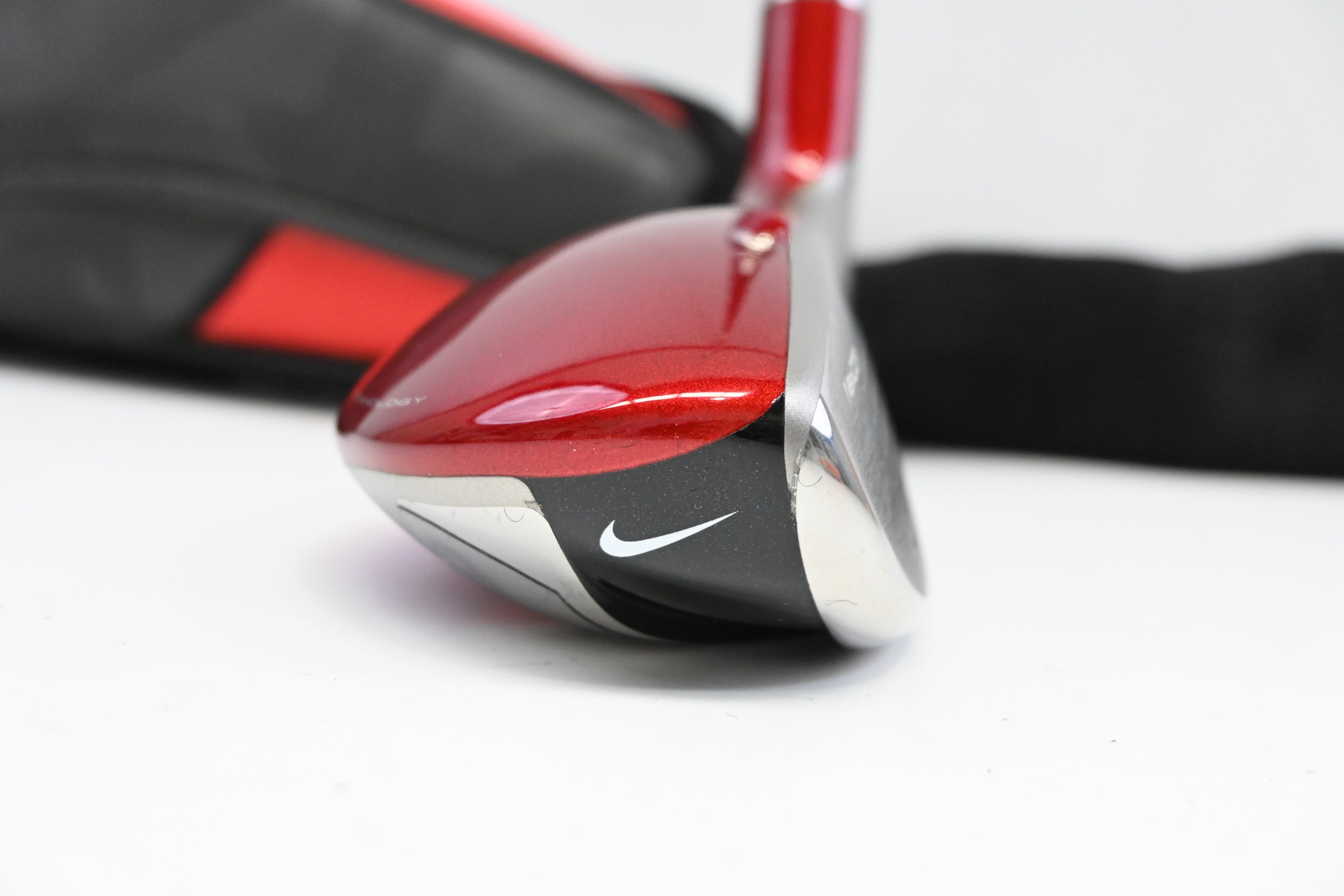 Nike VR-S Covert #4 Hybrid / 23 Degree / Regular Flex Kuro Kage Red 70 Shaft