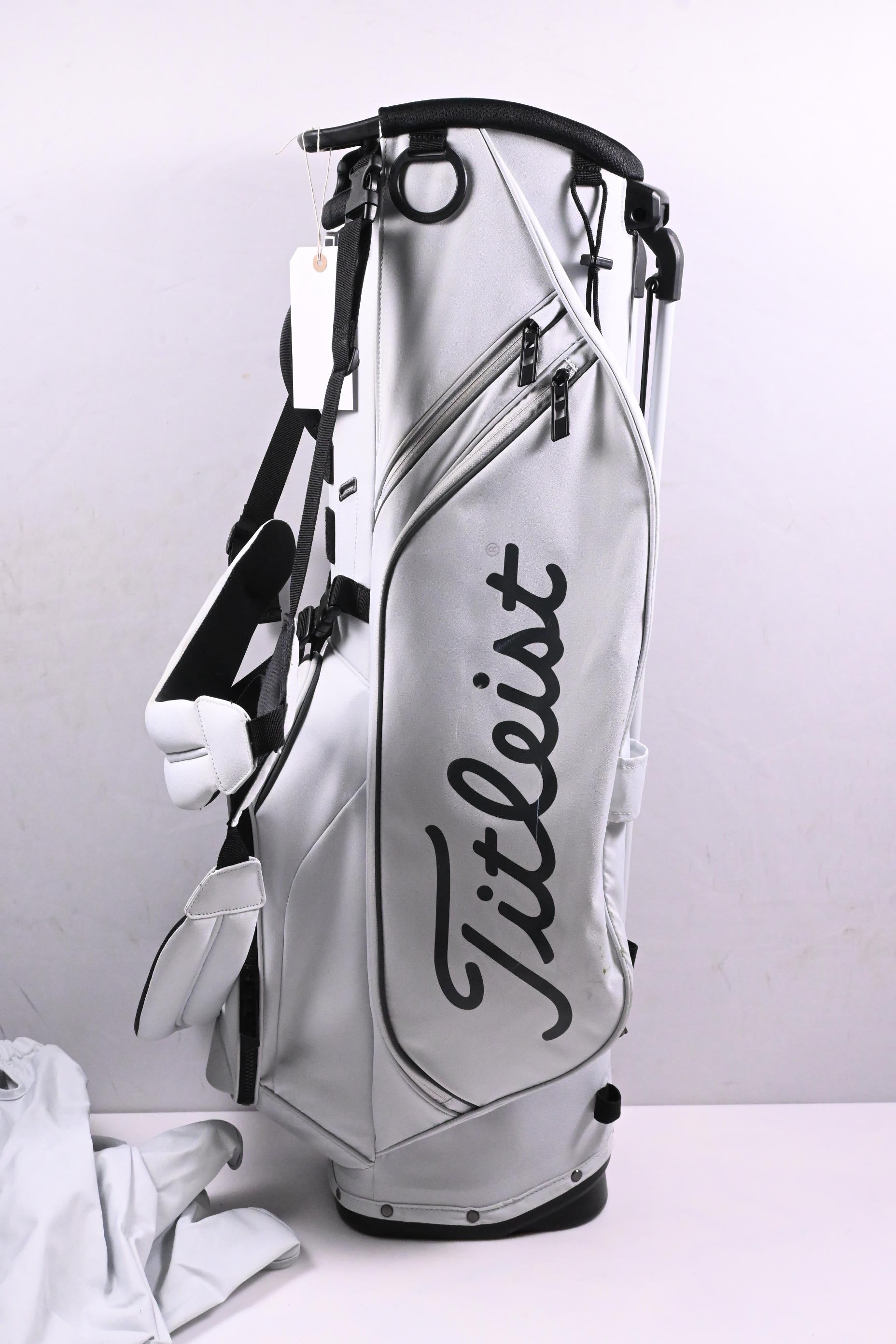 Titleist Players 4 Stand Bag / 4-Way Divider / White