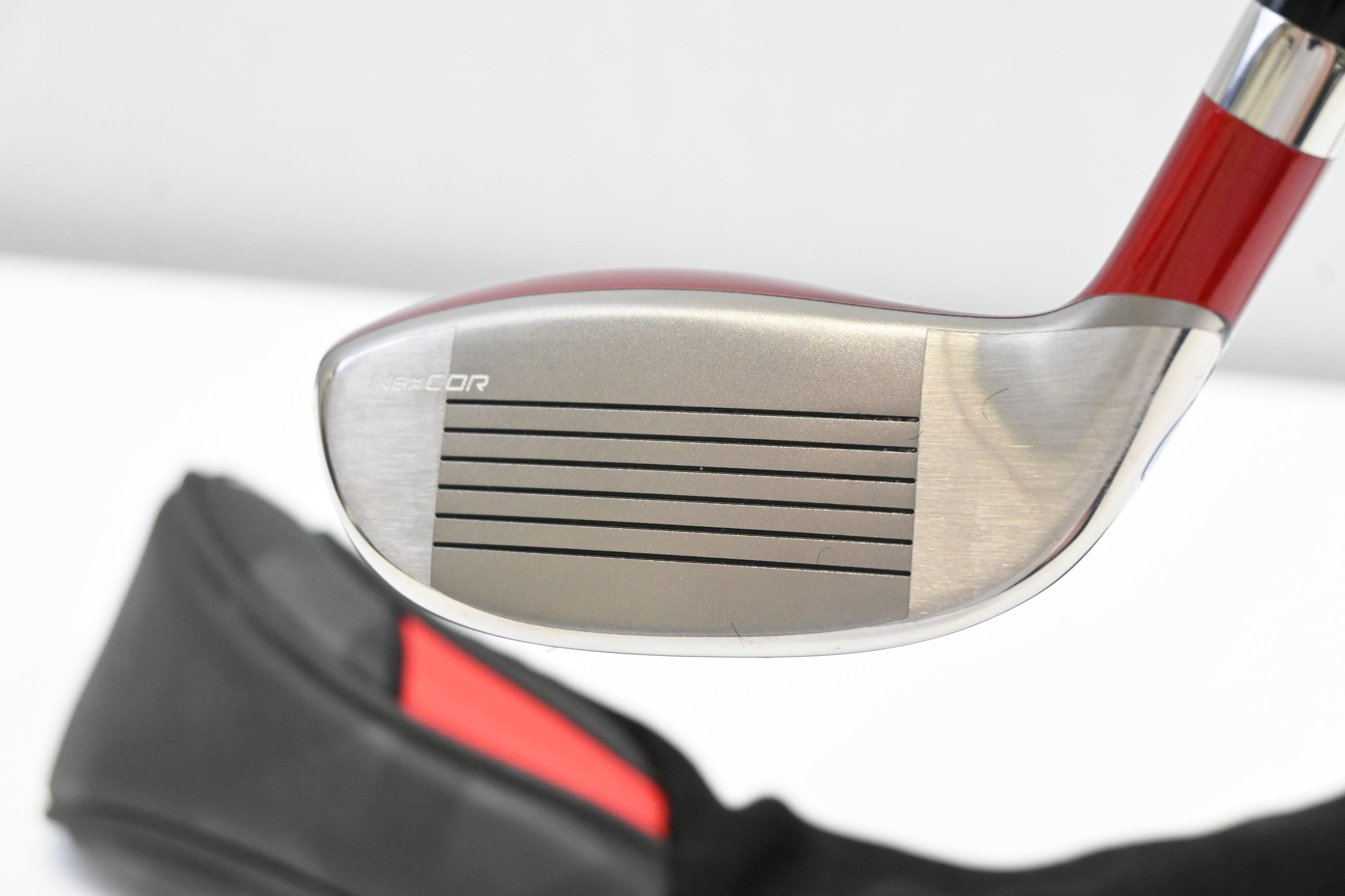 Nike VR-S Covert #4 Hybrid / 23 Degree / Regular Flex Kuro Kage Red 70 Shaft
