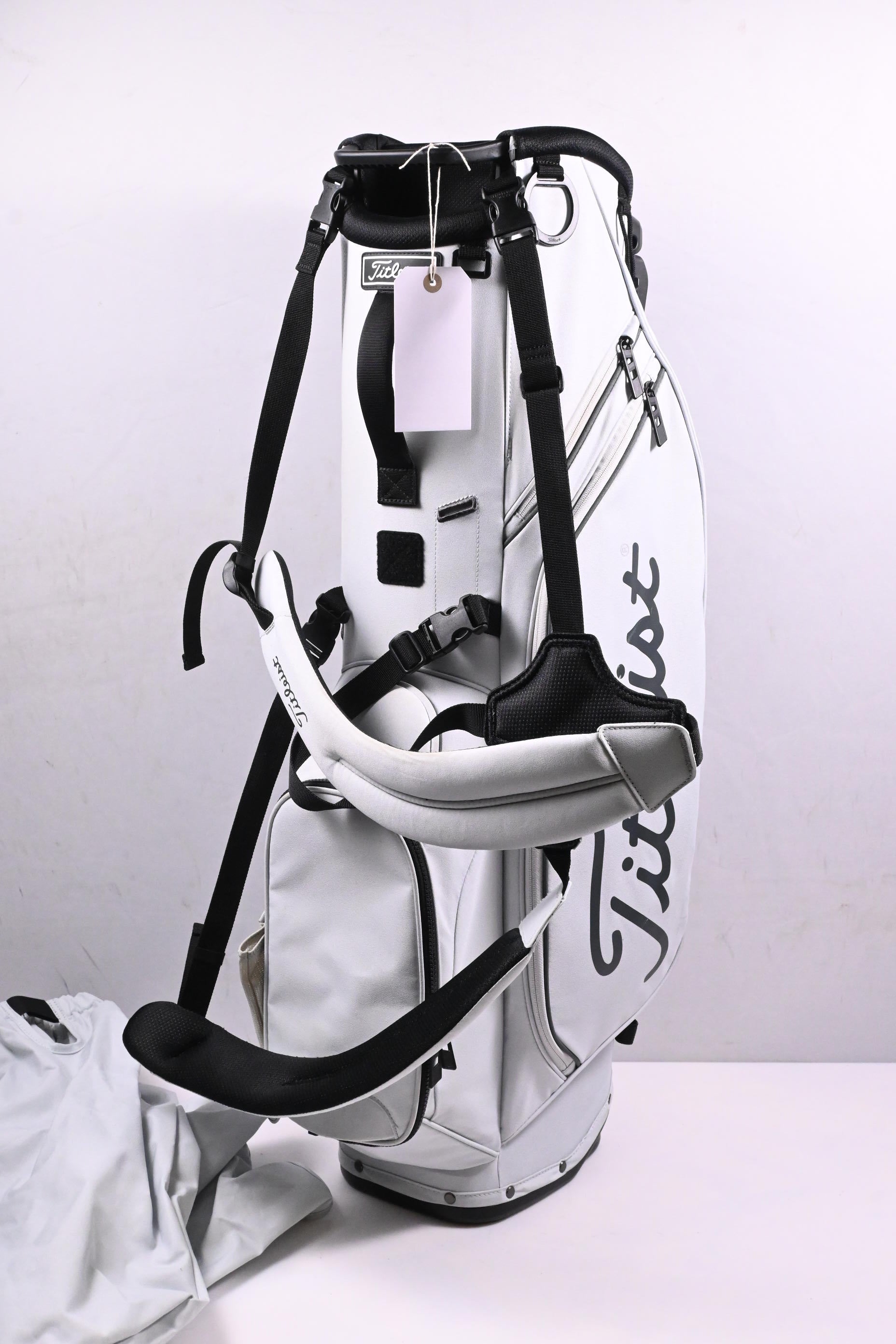 Titleist Players 4 Stand Bag / 4-Way Divider / White