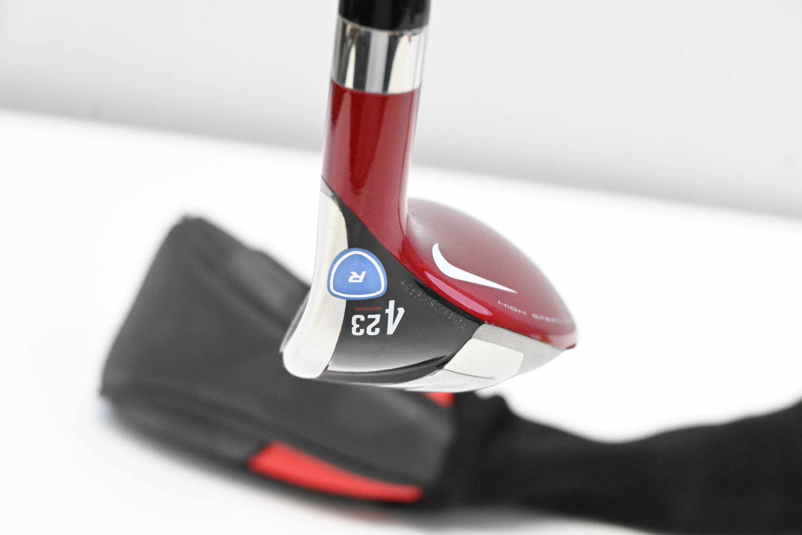 Nike VR-S Covert #4 Hybrid / 23 Degree / Regular Flex Kuro Kage Red 70 Shaft