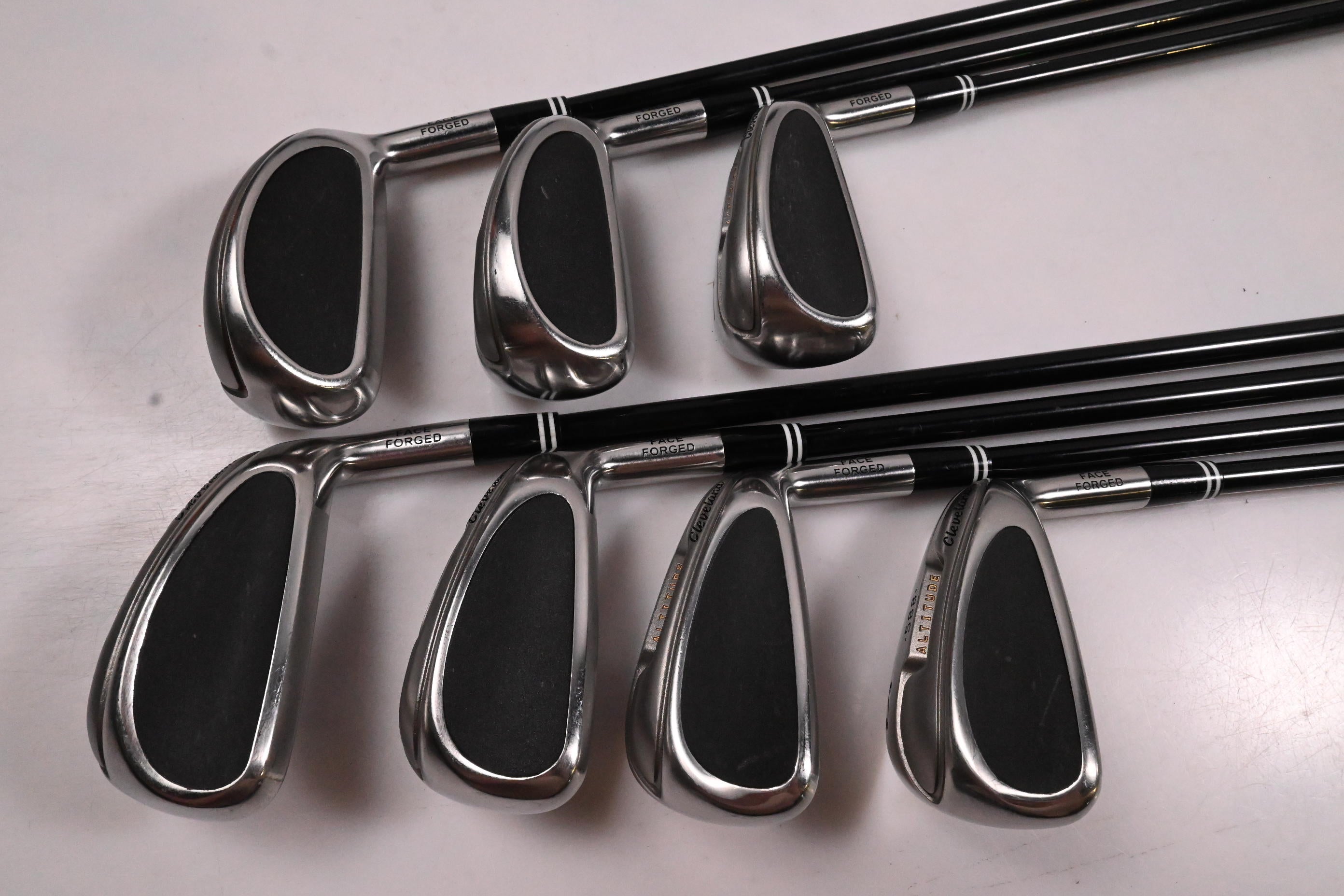Cleveland 588 Altitude Irons / 5-PW+SW / Senior Flex Cleveland 55 Shafts