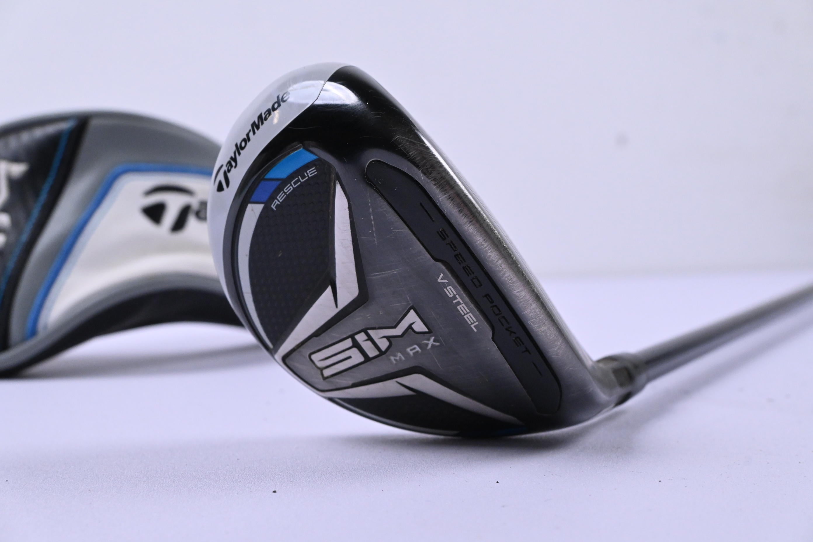 Taylormade SIM Max #4 Hybrid / 22 Degree / Regular Flex Ventus Blue 6 Shaft