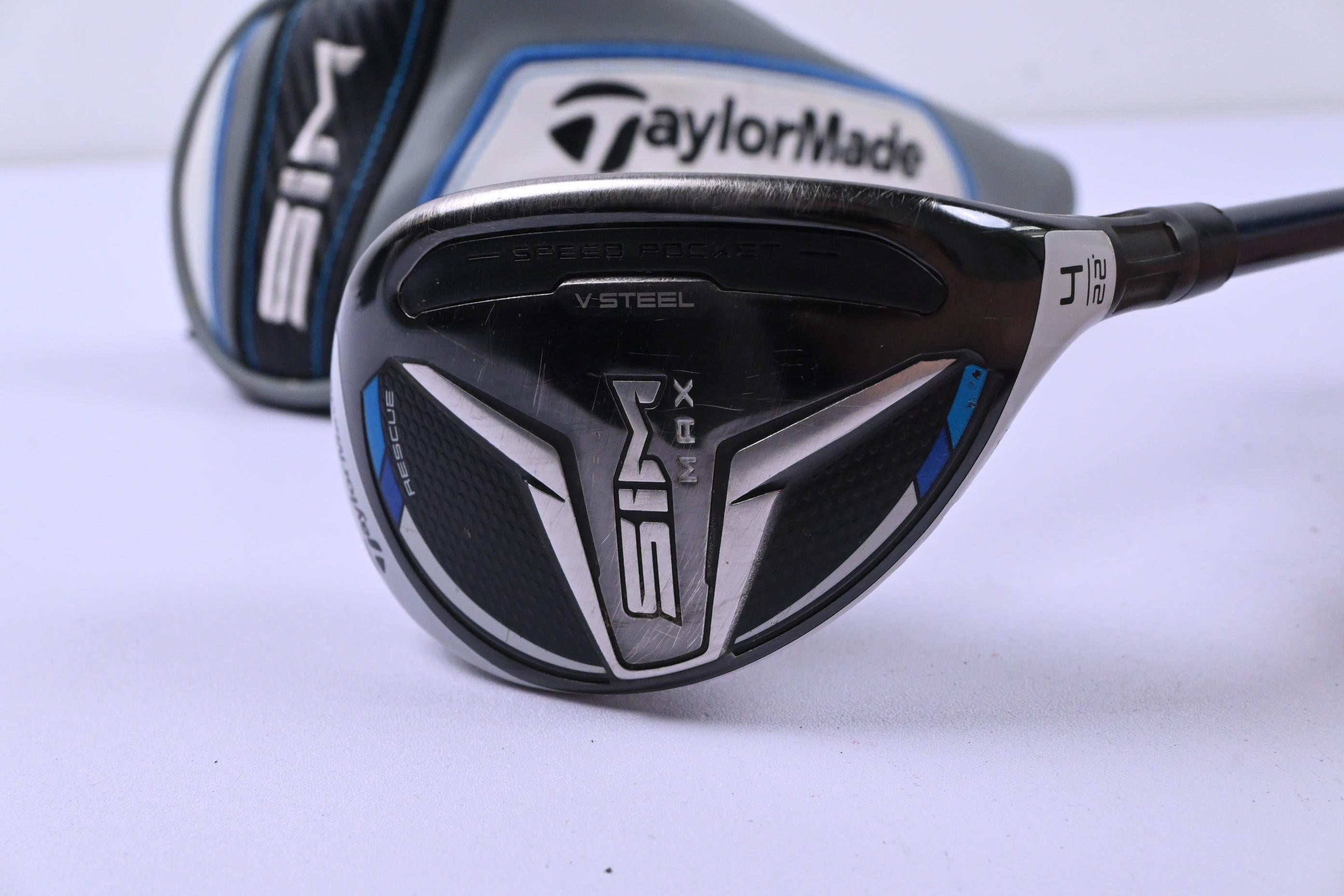 Taylormade SIM Max #4 Hybrid / 22 Degree / Regular Flex Ventus Blue 6 Shaft