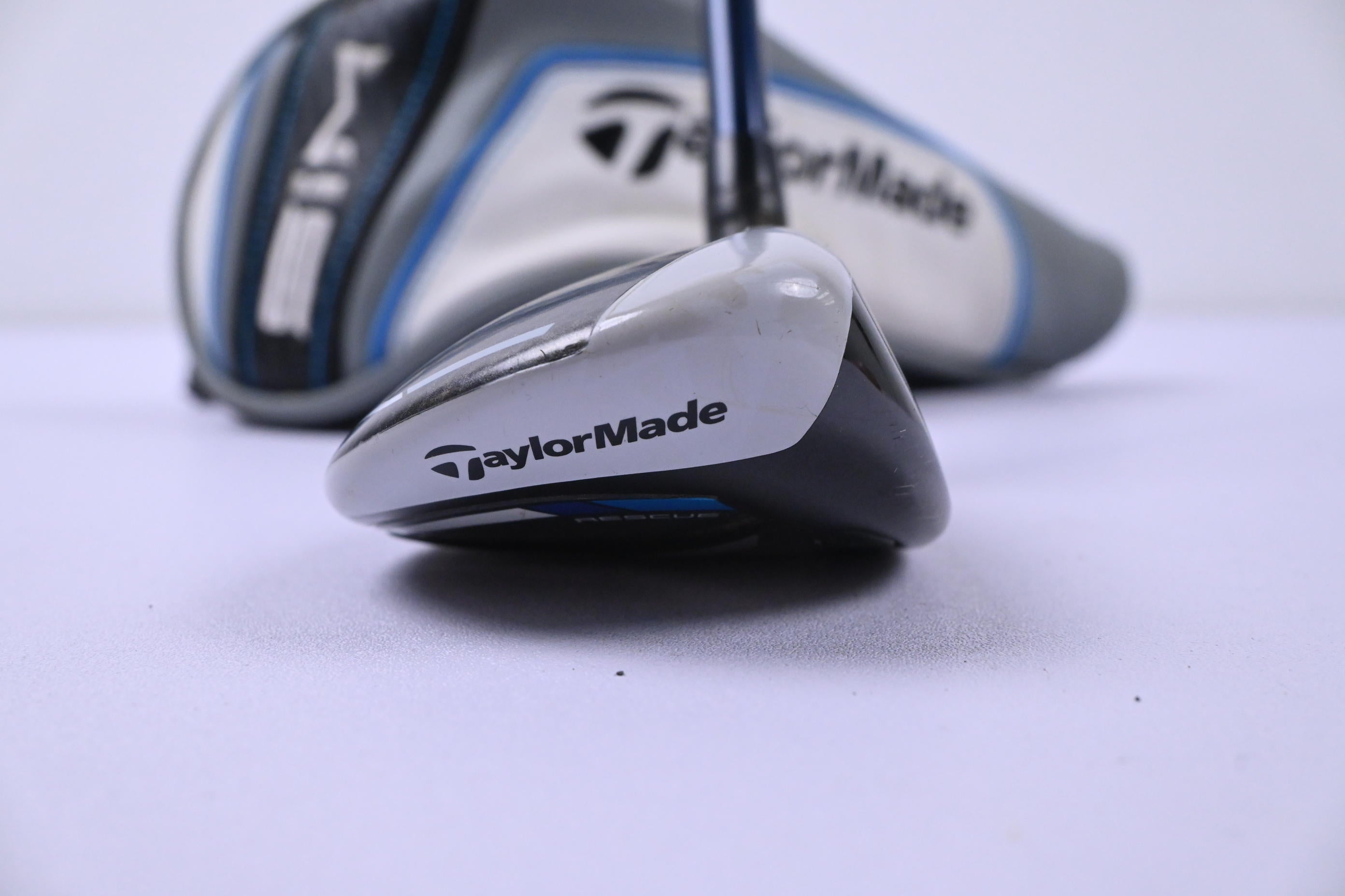 Taylormade SIM Max #4 Hybrid / 22 Degree / Regular Flex Ventus Blue 6 Shaft
