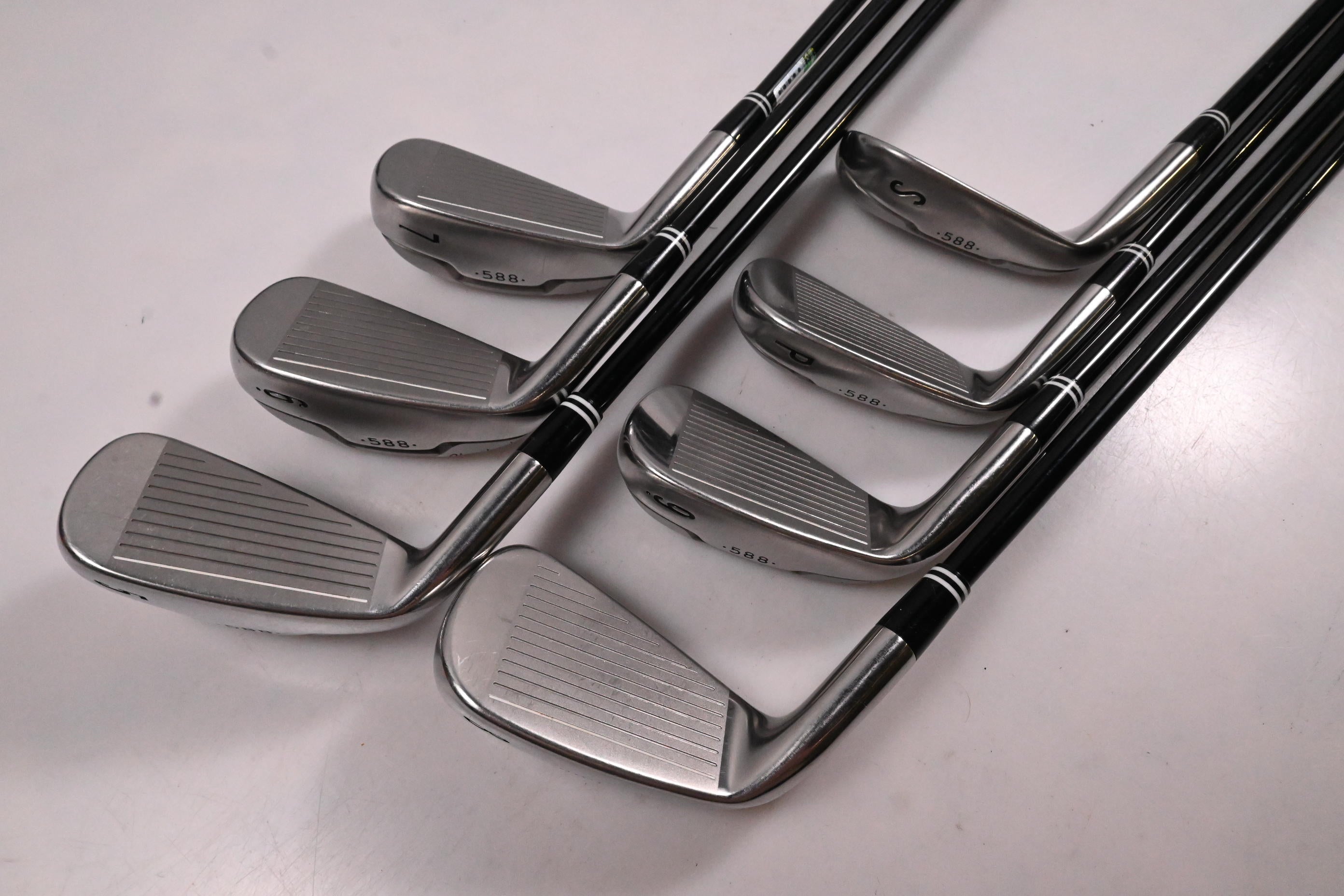 Cleveland 588 Altitude Irons / 5-PW+SW / Senior Flex Cleveland 55 Shafts