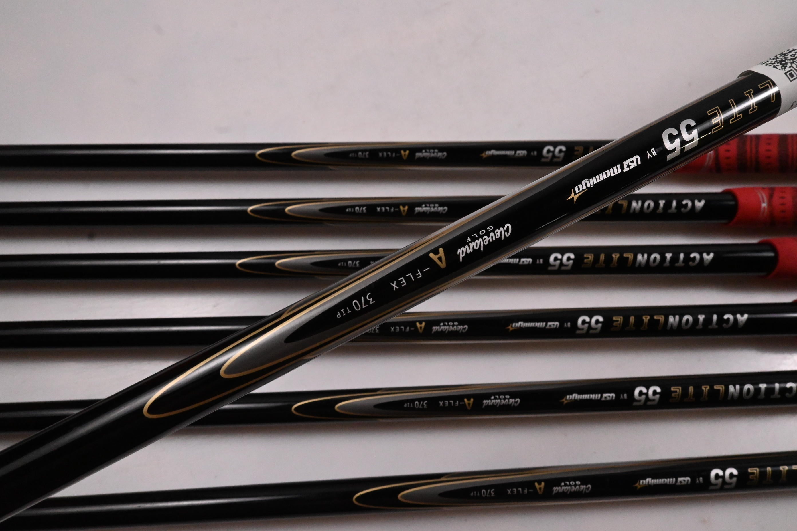 Cleveland 588 Altitude Irons / 5-PW+SW / Senior Flex Cleveland 55 Shafts