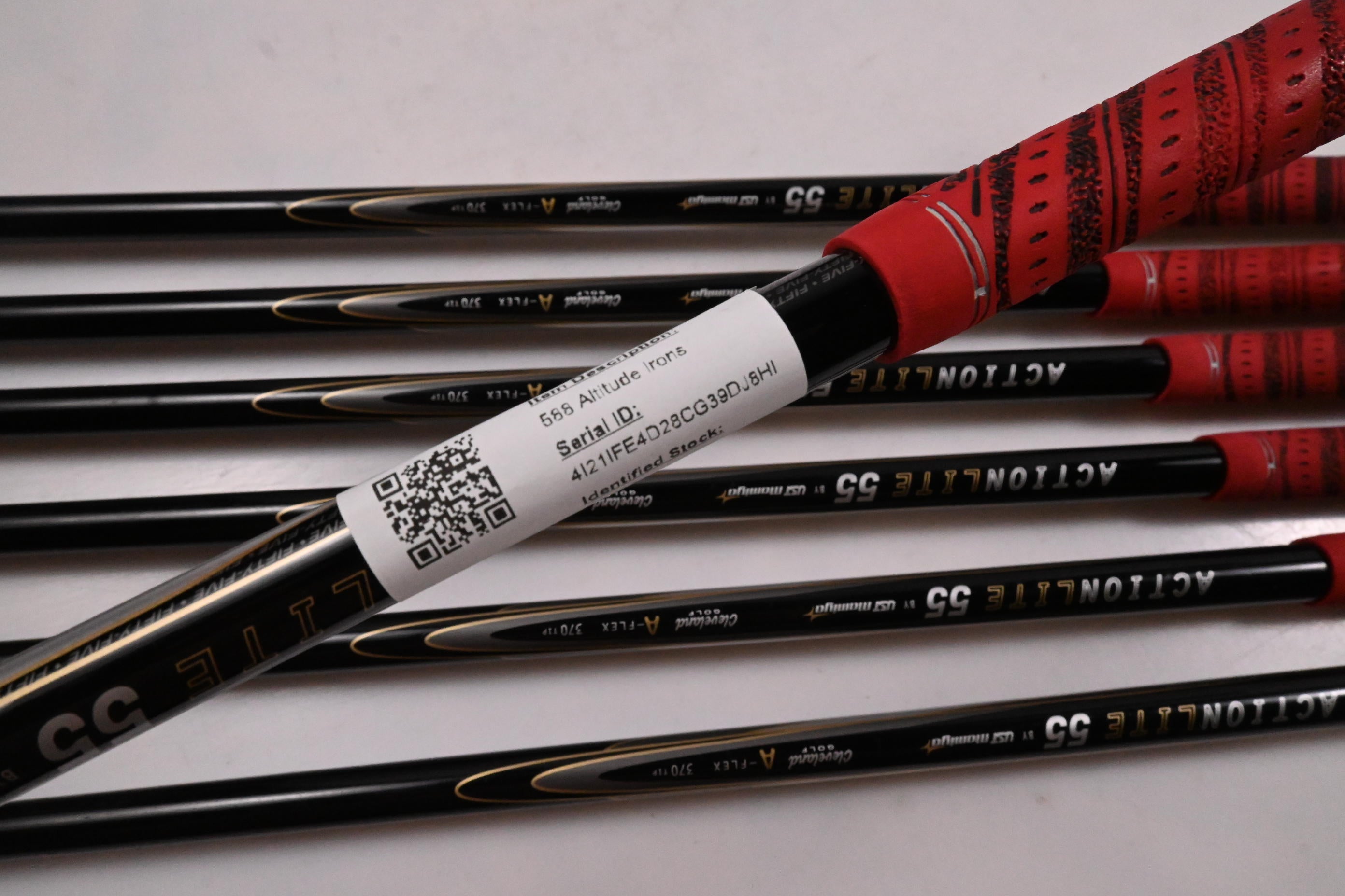 Cleveland 588 Altitude Irons / 5-PW+SW / Senior Flex Cleveland 55 Shafts